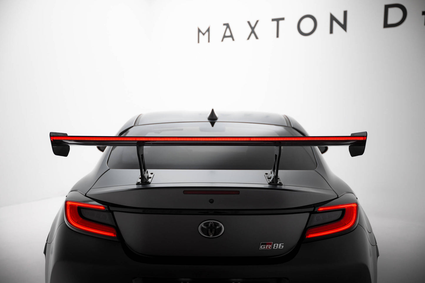 Carbon Spoiler with Internal Brackets Uprights + LED Toyota GR86 / Subaru BRZ MK2