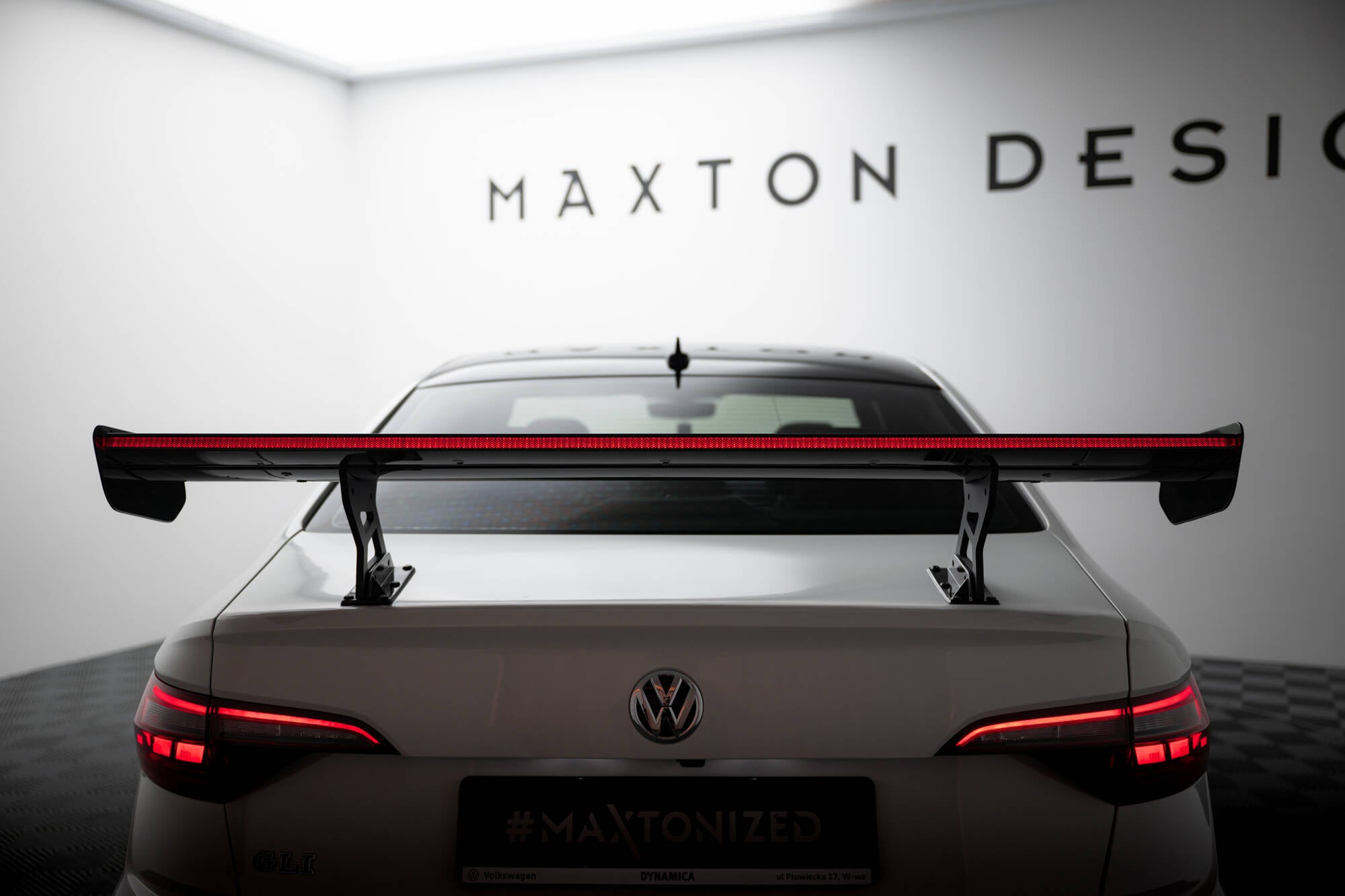Carbon spoiler with internal brackets uprights + led volkswagen jetta gli mk7