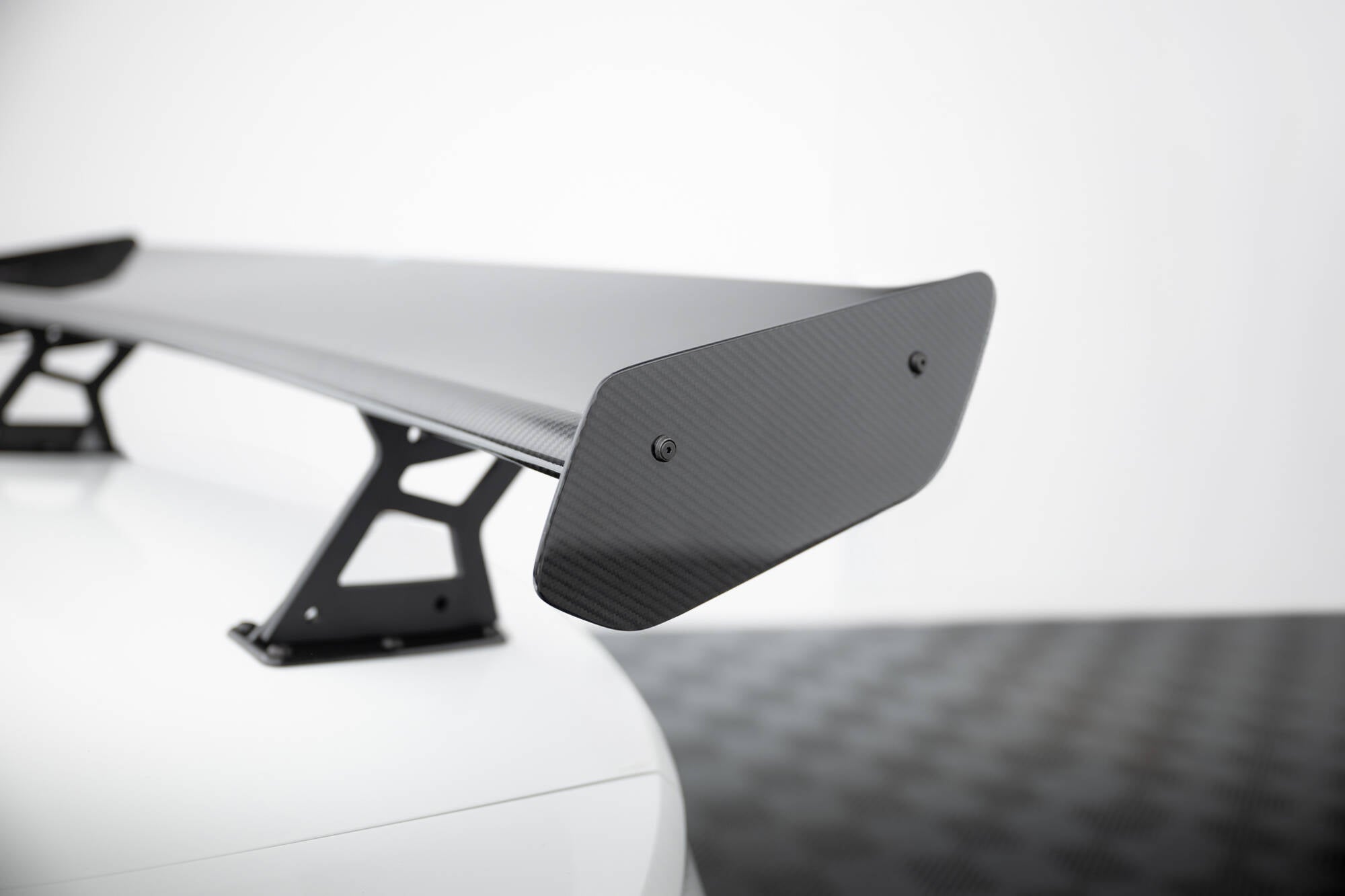 Carbon spoiler with internal brackets uprights + led volkswagen jetta gli mk7