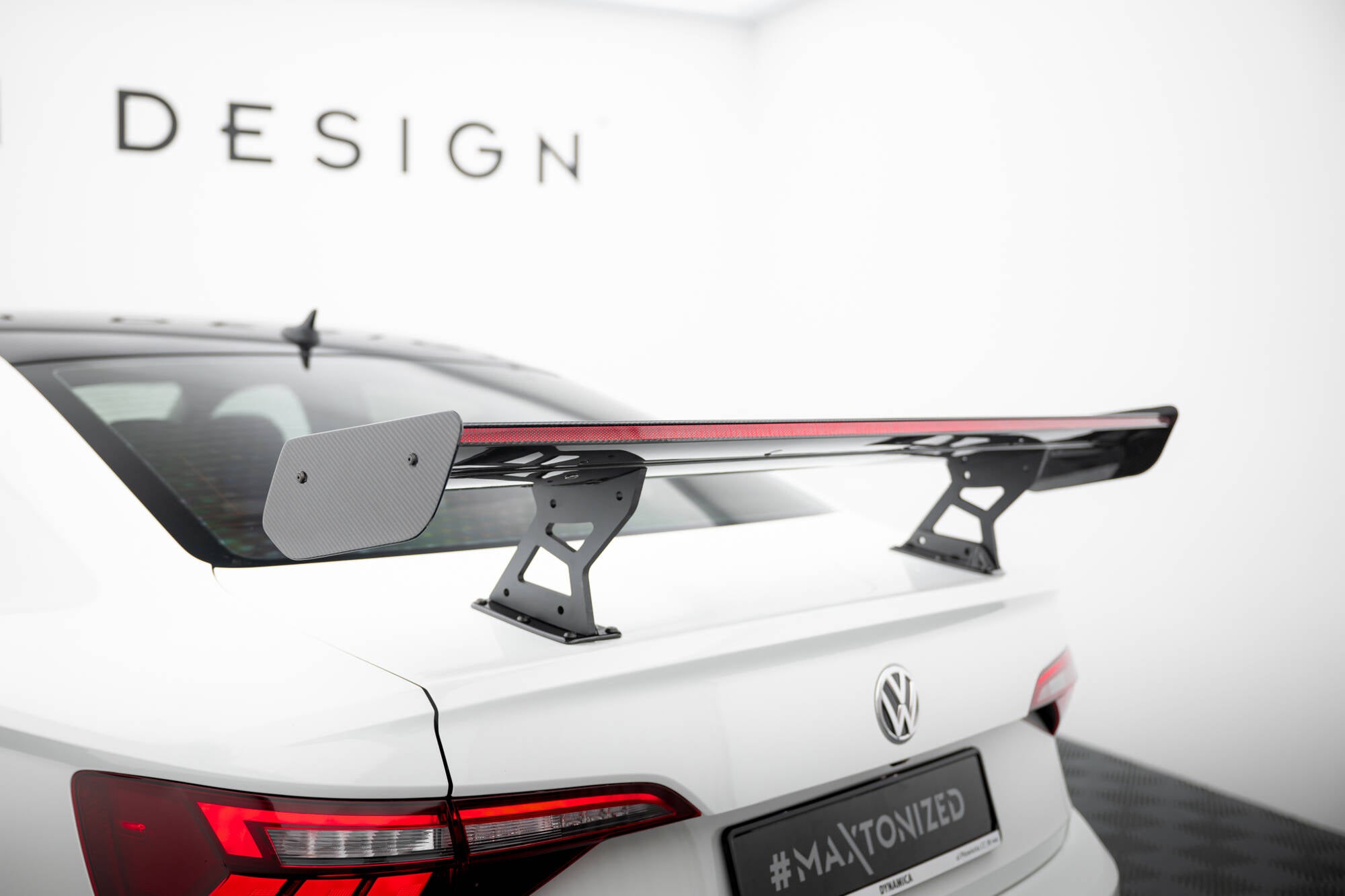 Carbon spoiler with internal brackets uprights + led volkswagen jetta gli mk7