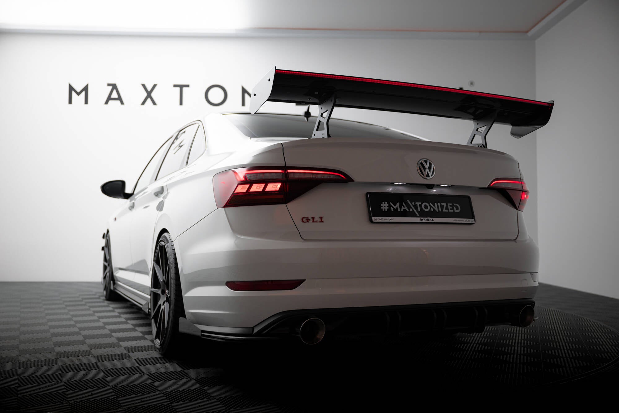 Carbon spoiler with internal brackets uprights + led volkswagen jetta gli mk7