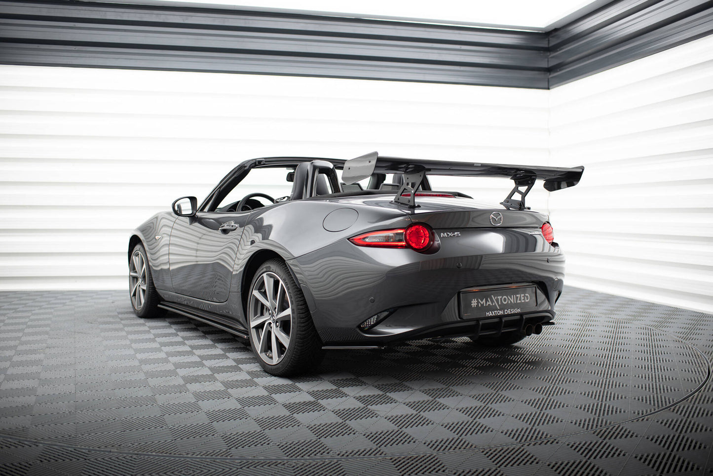 Carbon spoiler with internal brackets uprights mazda mx-5 nd (mk4)