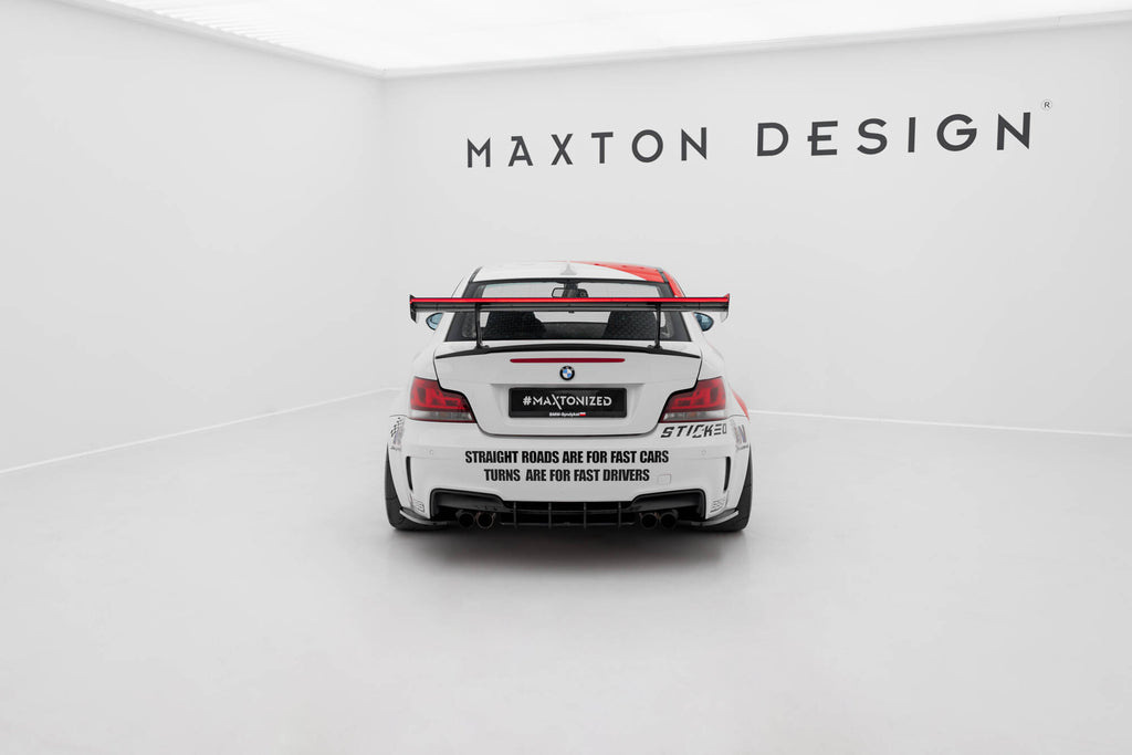 Carbon spoiler med interne parenteser lodrette v.1 + LED BMW 1 M E82