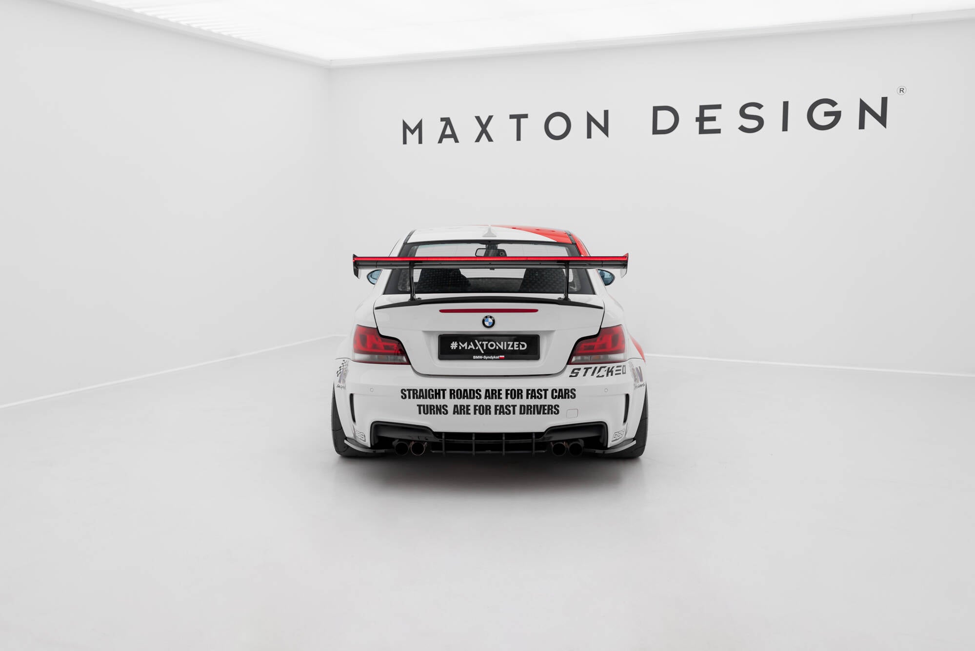 Carbon spoiler med interne parenteser lodrette v.1 + LED BMW 1 M E82