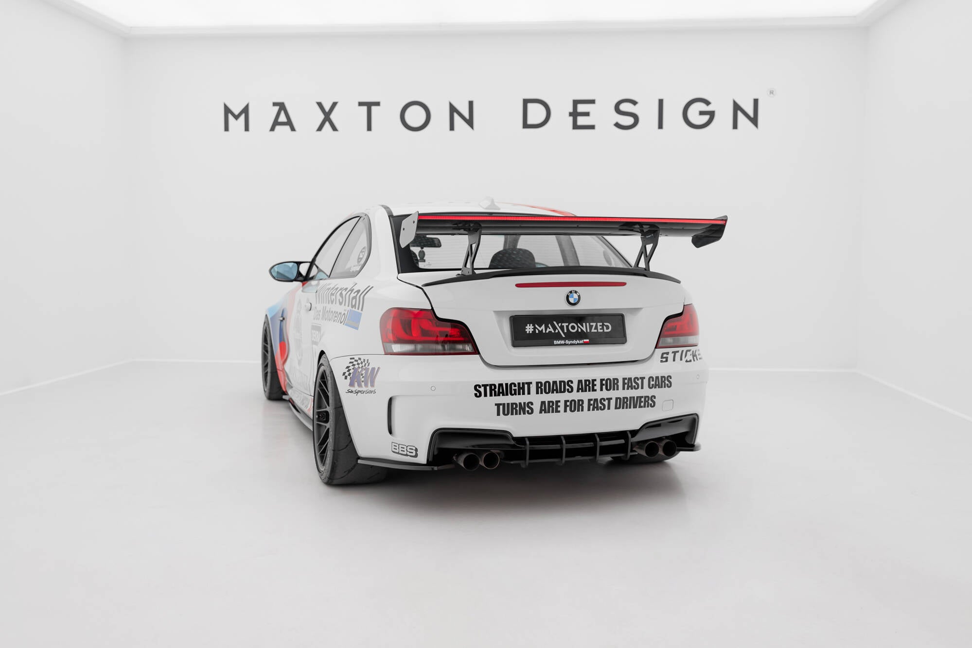 Carbon spoiler med interne parenteser lodrette v.1 + LED BMW 1 M E82