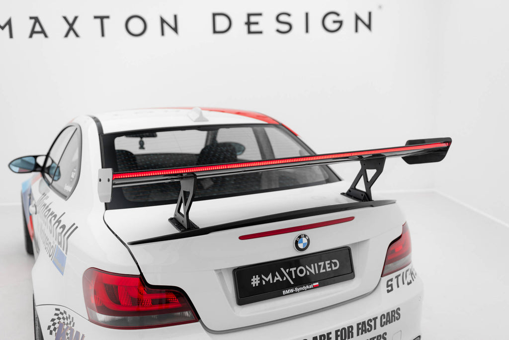 Carbon spoiler med interne parenteser lodrette v.1 + LED BMW 1 M E82