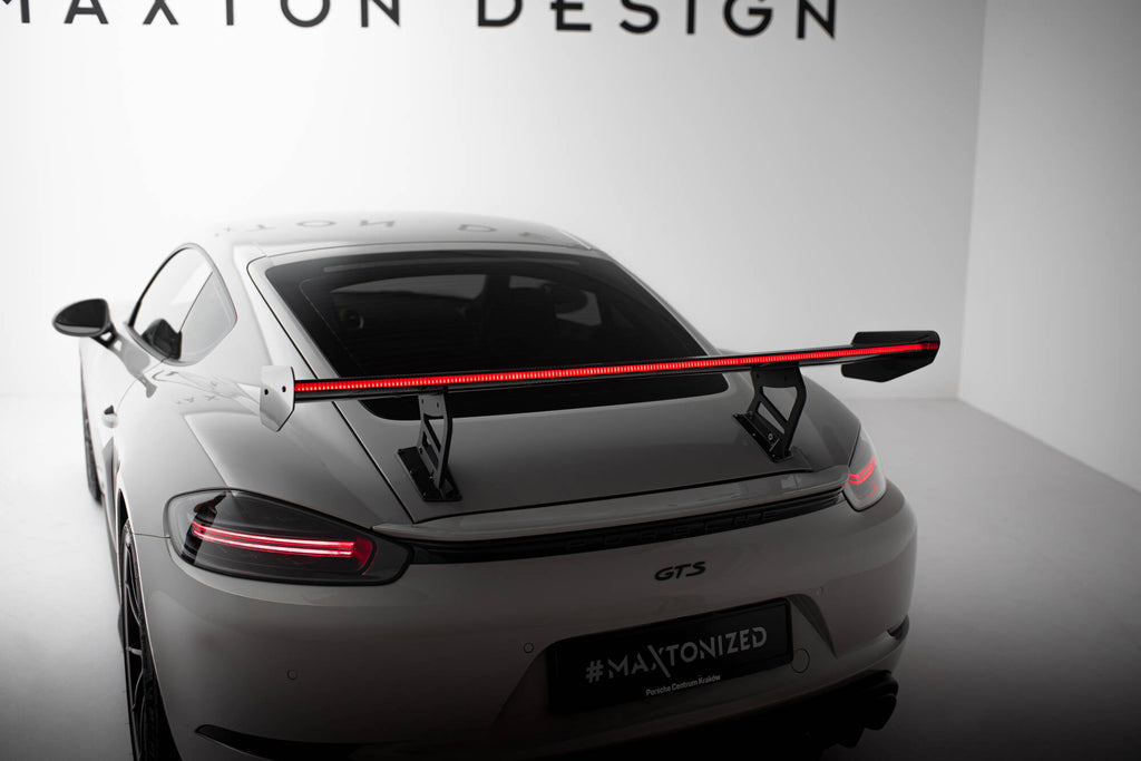 Hiilpoileri sisäisillä suluilla pystyssä V.2 + LED Porsche 718 Cayman 982c