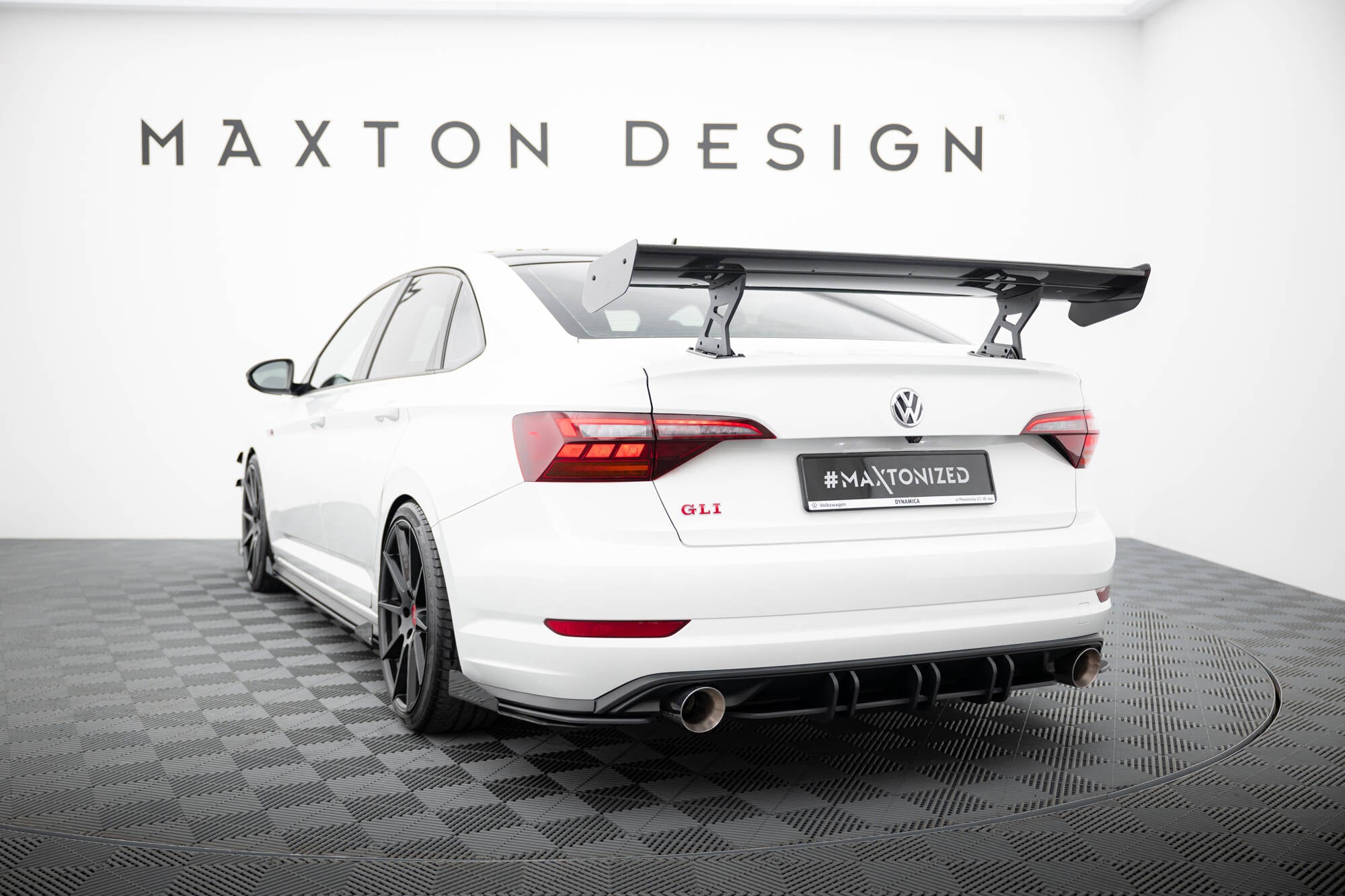 Carbon spoiler with internal brackets uprights volkswagen jetta gli mk7