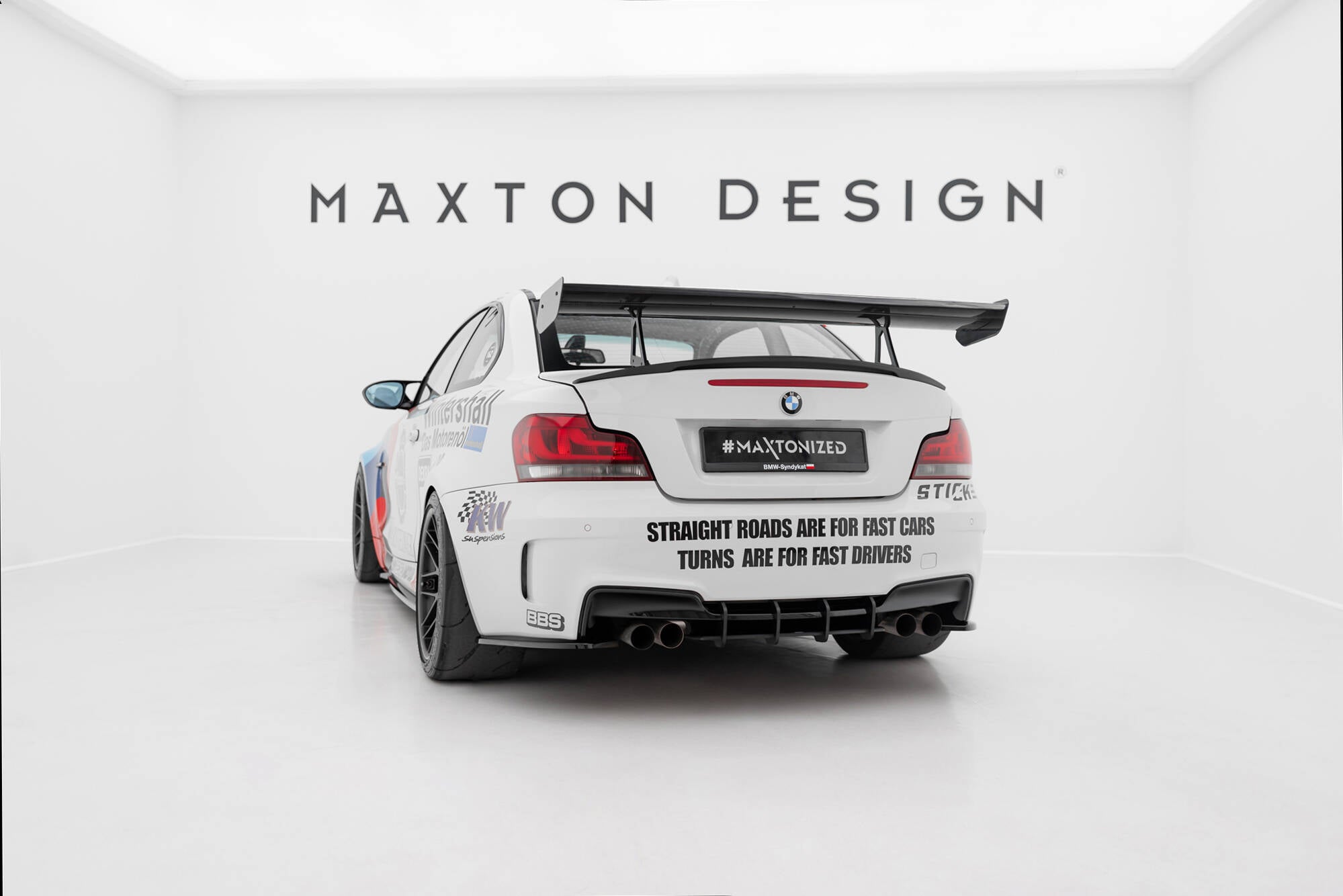 Carbon spoiler with upper swan mounting  bmw 1 m e82