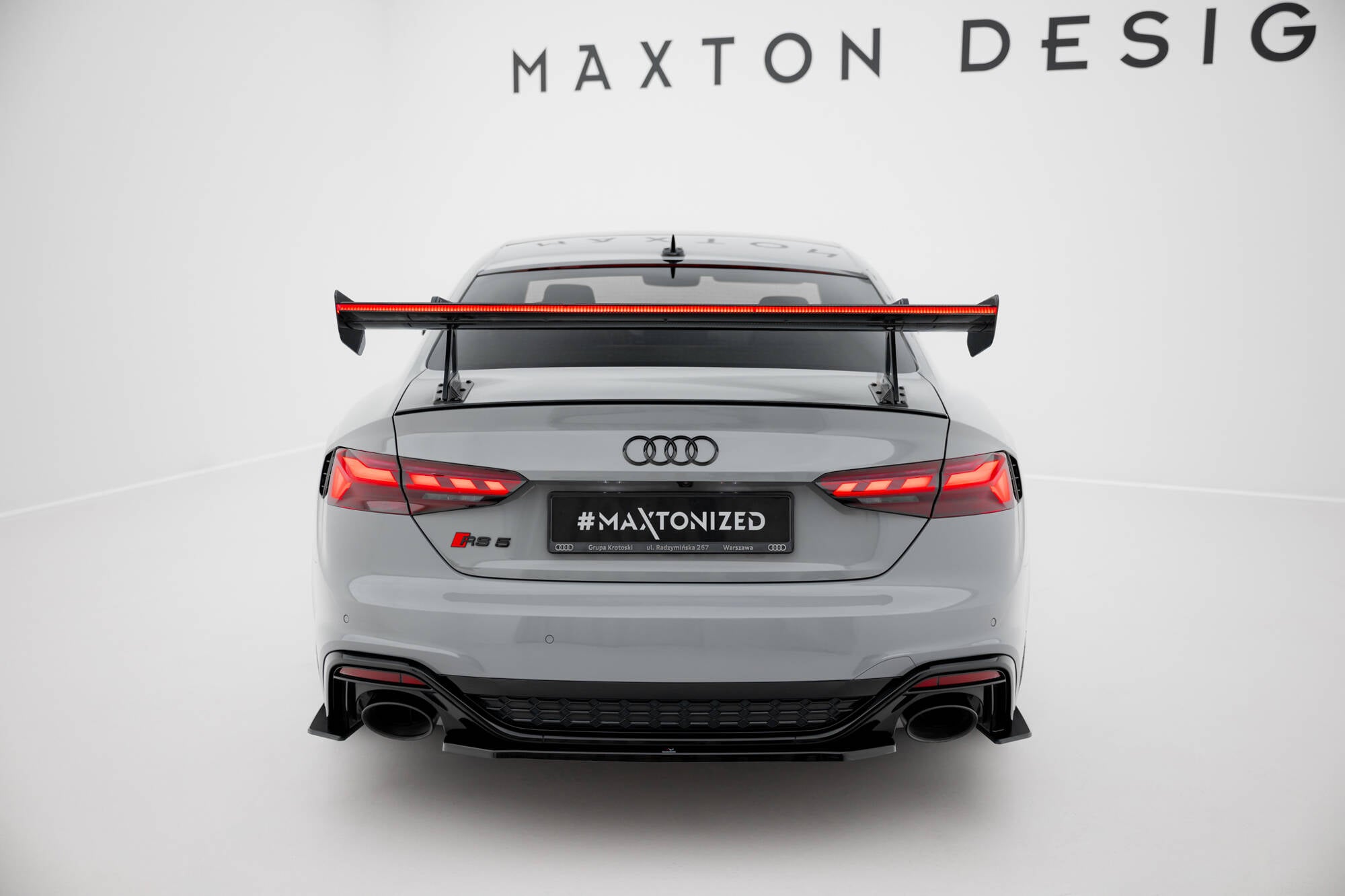 Carbon spoiler med øvre svanemontering + LED Audi A5 / A5 S-linje / S5 / RS5 Coupe F5 / F5 ansigtsløftning