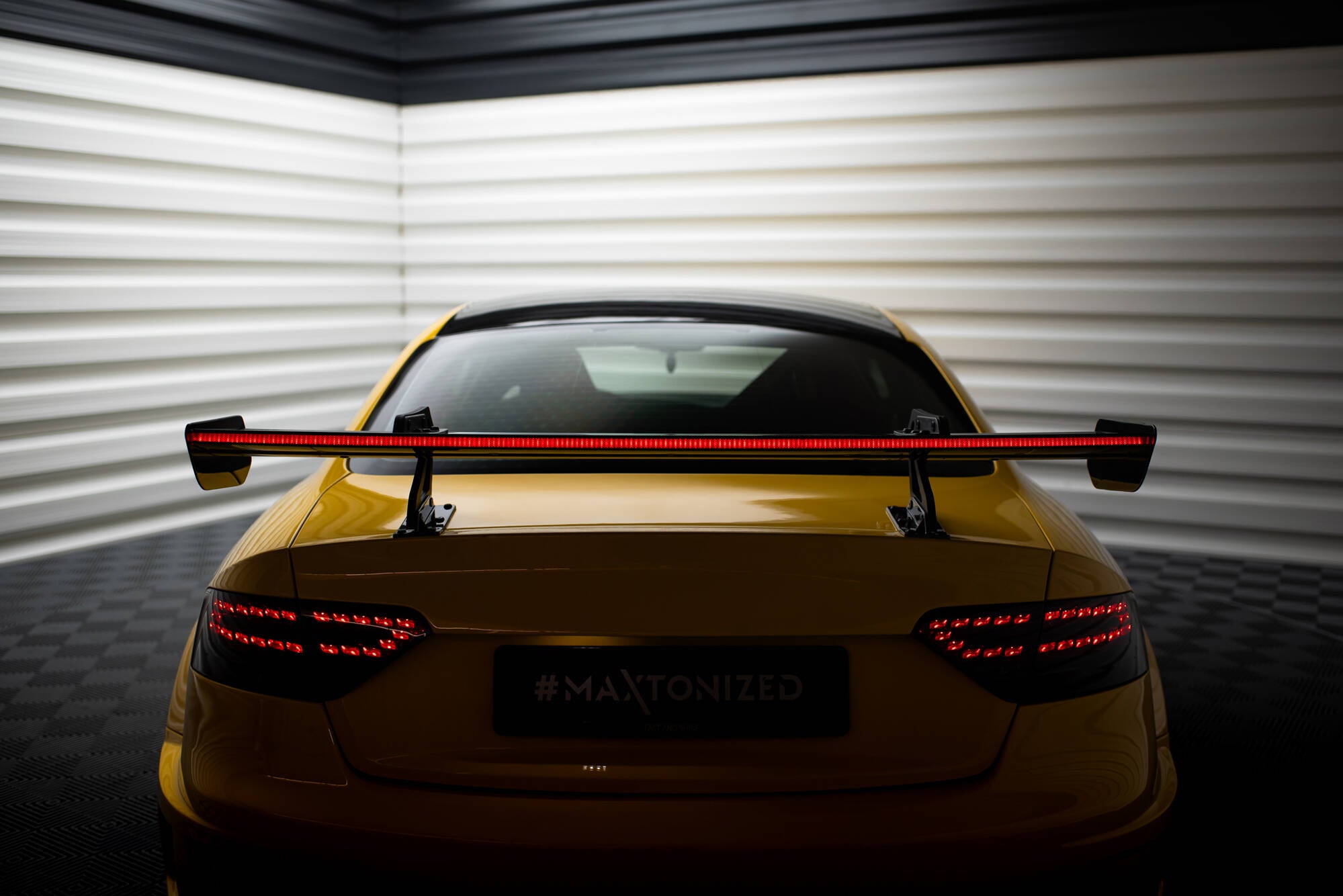 Carbon spoiler with upper swan mounting + led audi a5 coupe 8t