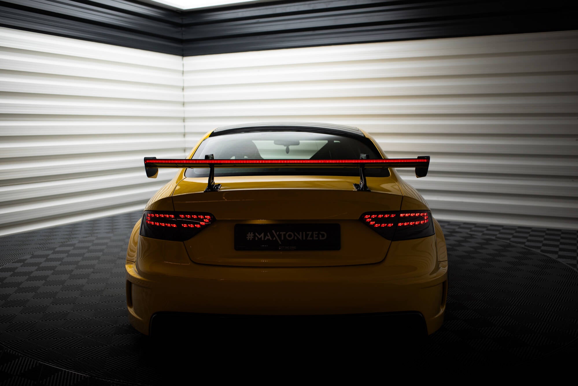 Carbon spoiler with upper swan mounting + led audi a5 coupe 8t