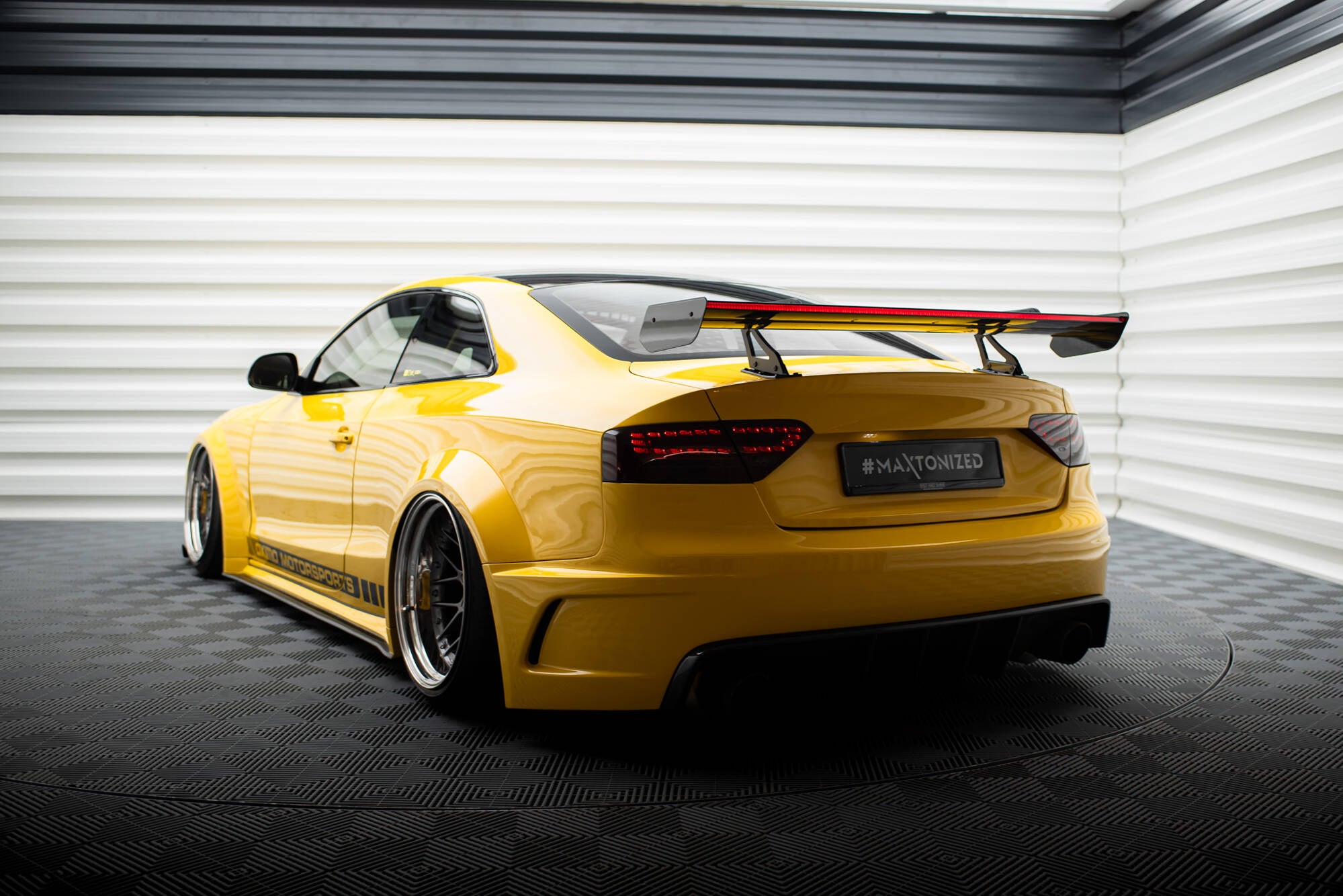 Carbon spoiler with upper swan mounting + led audi a5 coupe 8t
