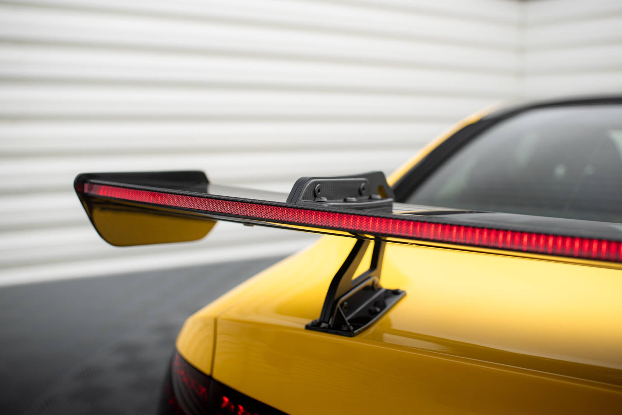 Carbon spoiler with upper swan mounting + led audi a5 coupe 8t