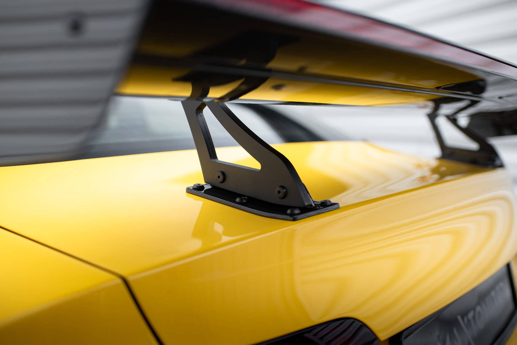 Carbon spoiler with upper swan mounting + led audi a5 coupe 8t