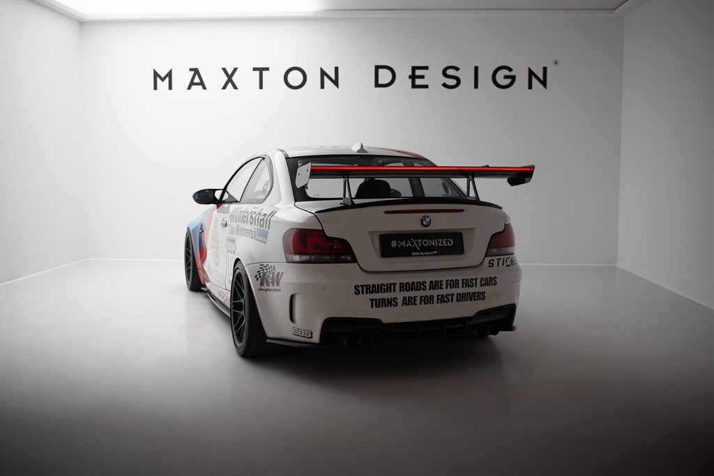 Carbon spoiler med øvre svanemontering + LED BMW 1 M E82