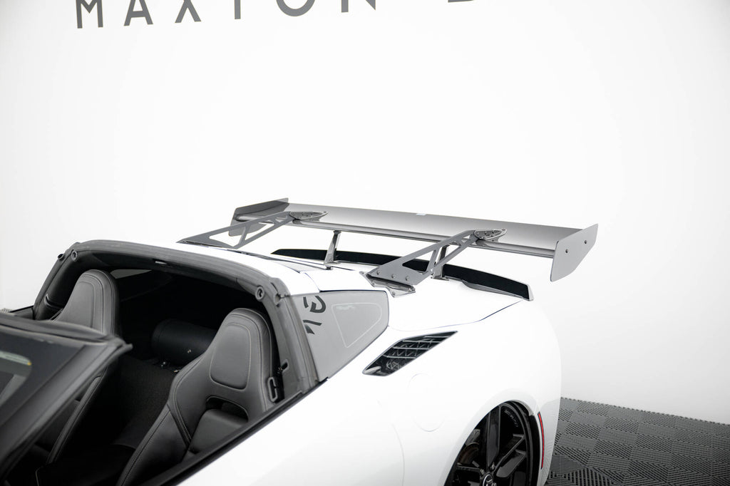 Hiilpoileri, jossa on ylempi joutsenkiinnitys + LED Chevrolet Corvette Stingray / Grand Sport C7