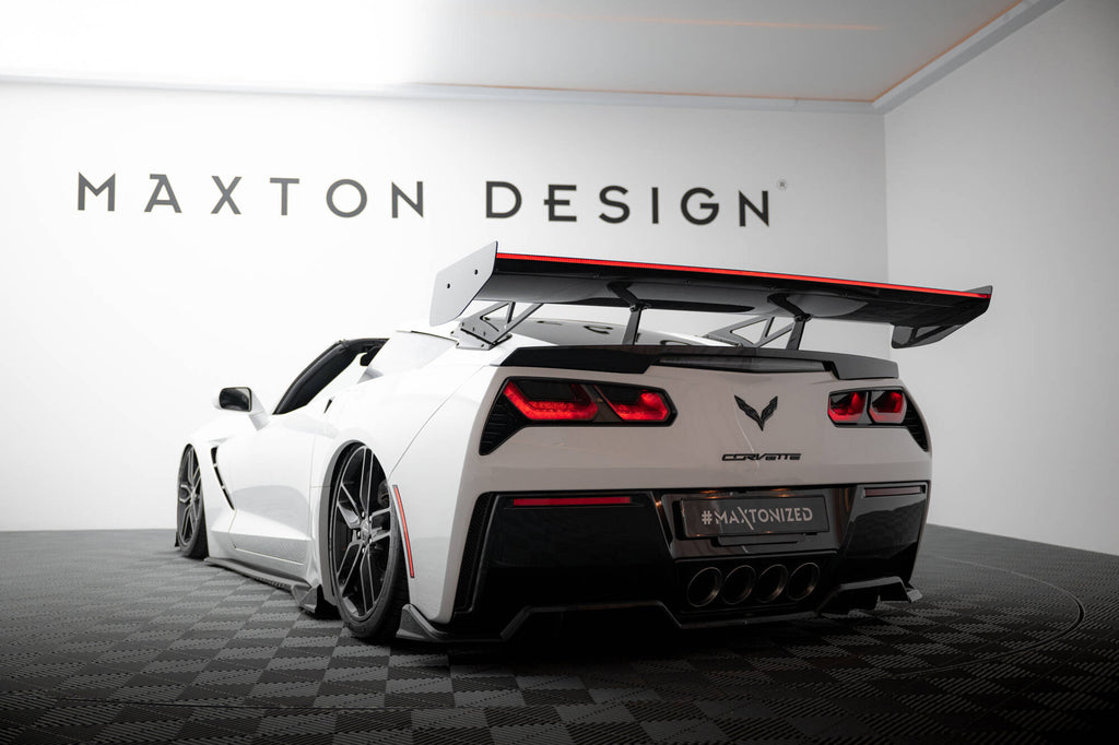 Hiilpoileri, jossa on ylempi joutsenkiinnitys + LED Chevrolet Corvette Stingray / Grand Sport C7