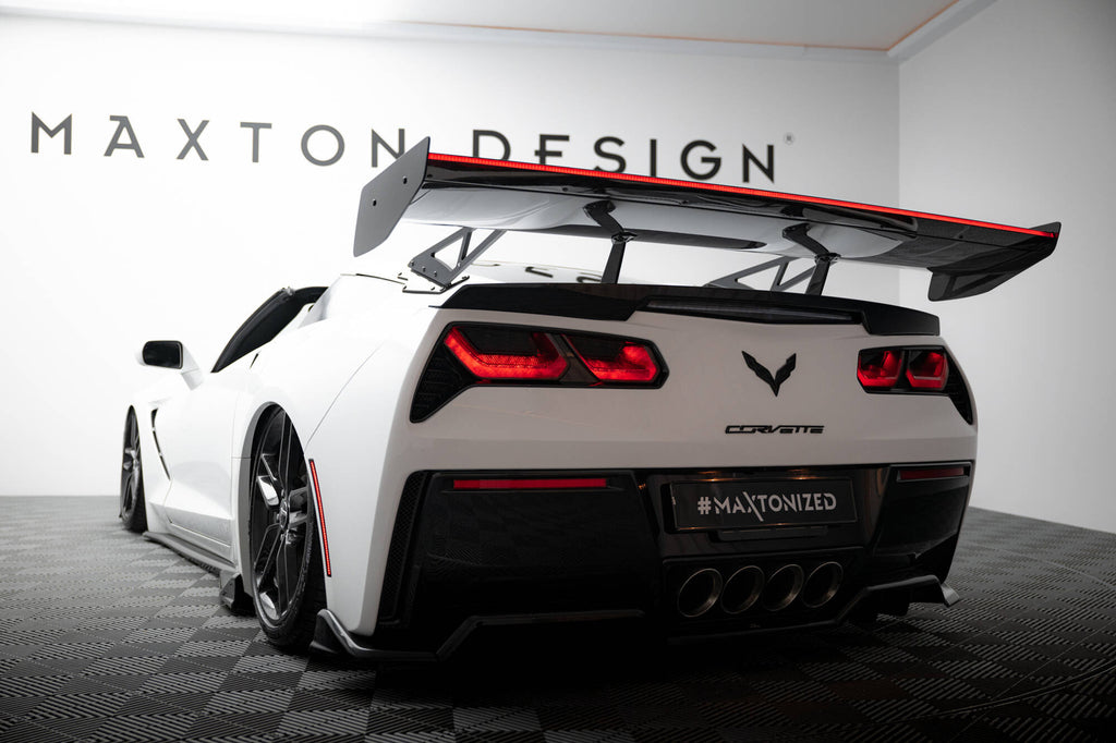 Hiilpoileri, jossa on ylempi joutsenkiinnitys + LED Chevrolet Corvette Stingray / Grand Sport C7