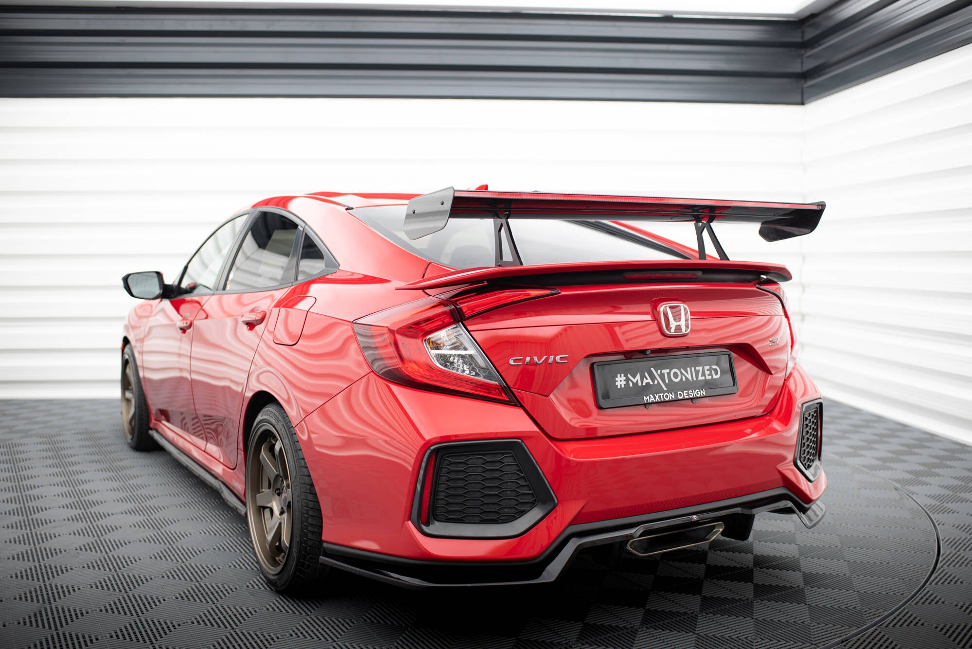 Carbon spoiler med øvre svanemontering + ledet Honda Civic Si MK10