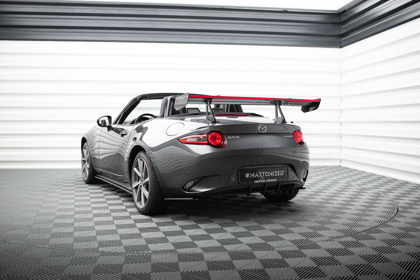 Carbon spoiler with upper swan mounting + led mazda mx-5 nd (mk4)