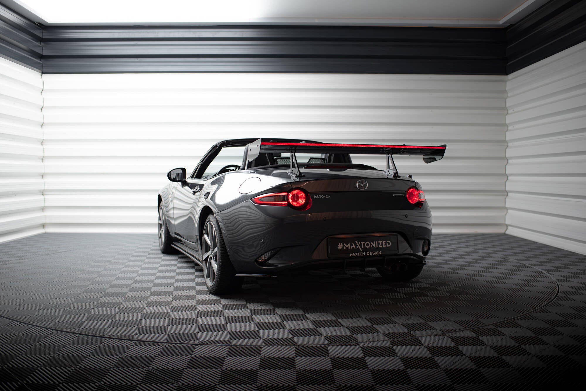Carbon spoiler with upper swan mounting + led mazda mx-5 nd (mk4)