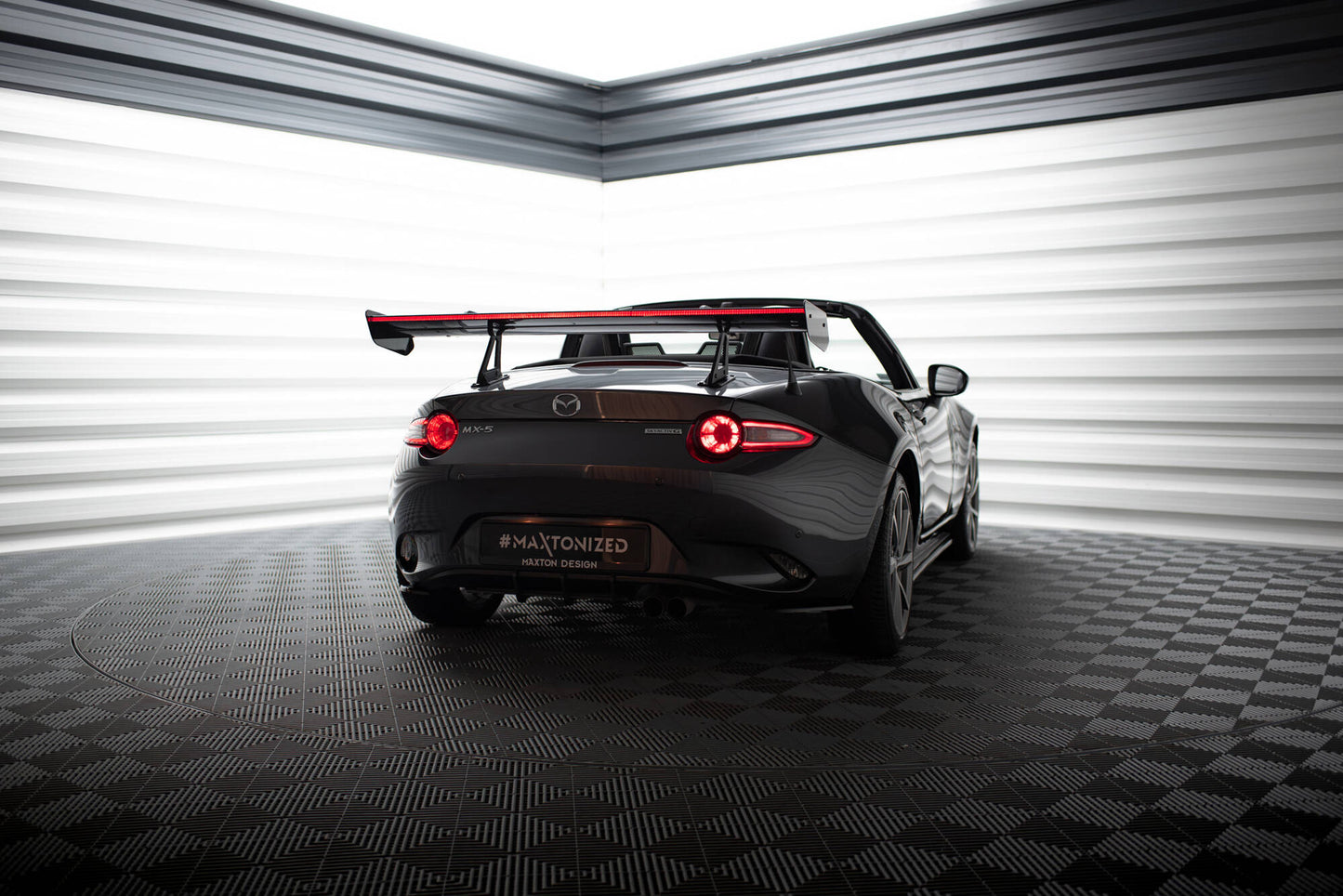 Carbon spoiler with upper swan mounting + led mazda mx-5 nd (mk4)