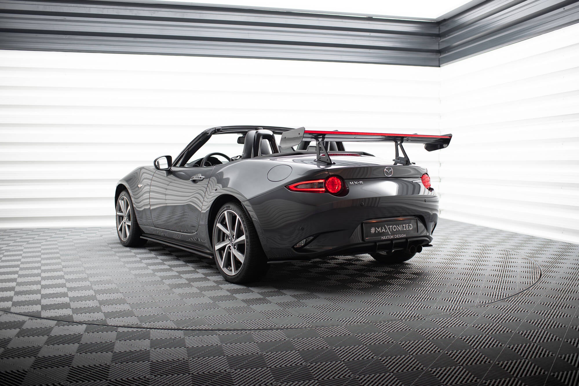 Carbon spoiler with upper swan mounting + led mazda mx-5 nd (mk4)
