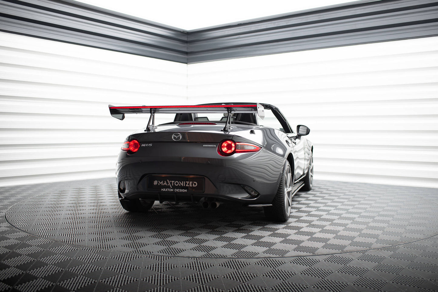 Carbon spoiler with upper swan mounting + led mazda mx-5 nd (mk4)