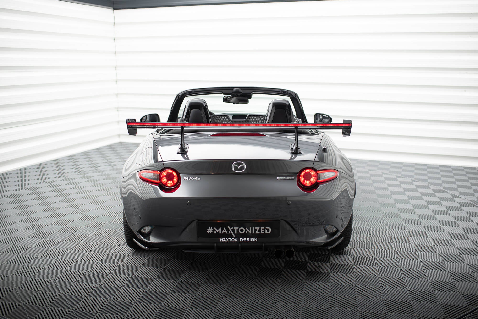 Carbon spoiler with upper swan mounting + led mazda mx-5 nd (mk4)