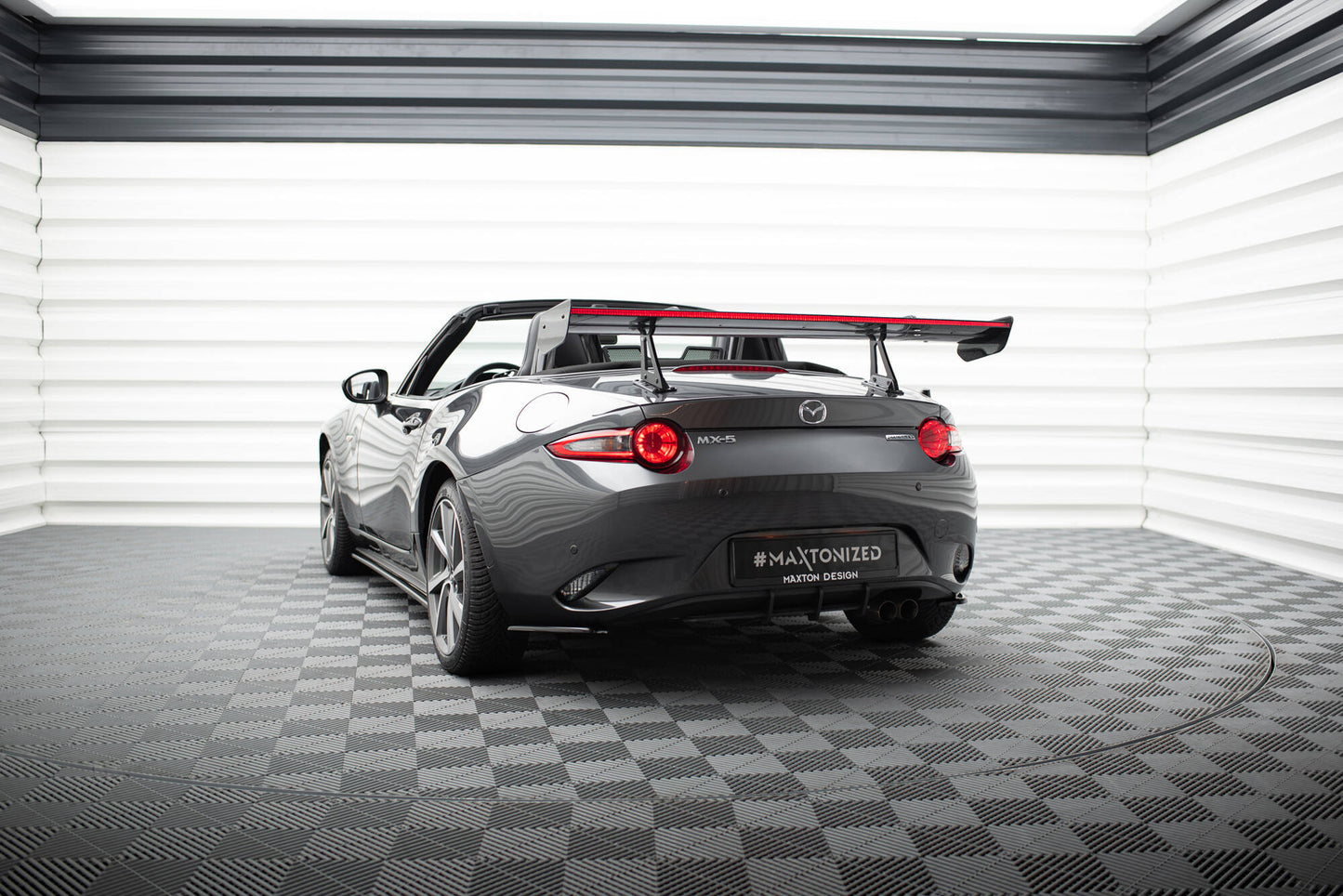 Carbon spoiler with upper swan mounting + led mazda mx-5 nd (mk4)