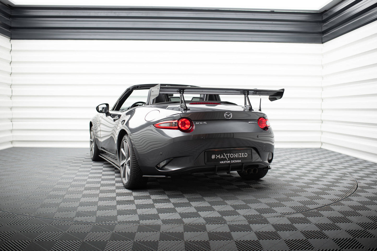 Carbon spoiler with upper swan mounting mazda mx-5 nd (mk4)