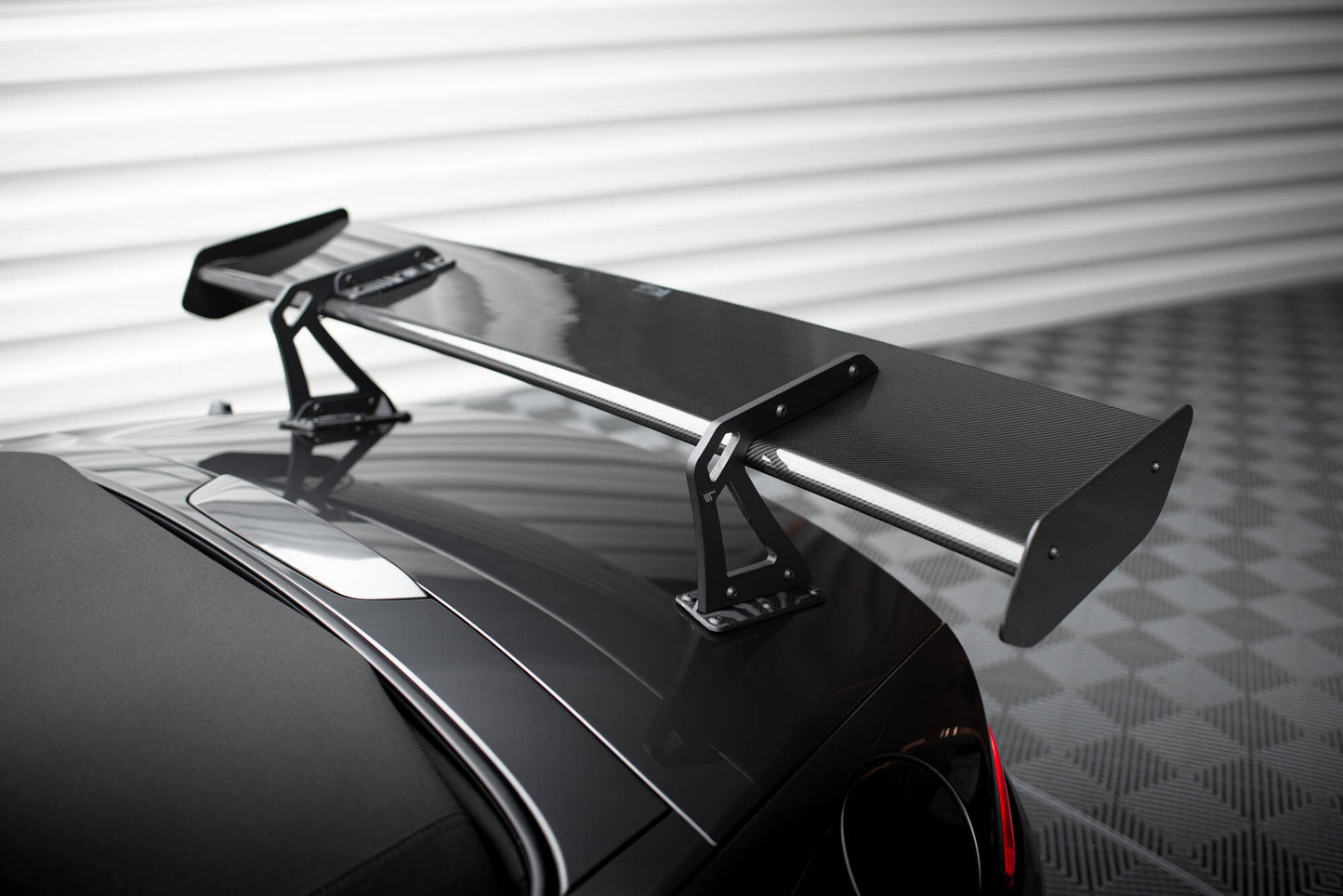 Carbon spoiler with upper swan mounting mazda mx-5 nd (mk4)