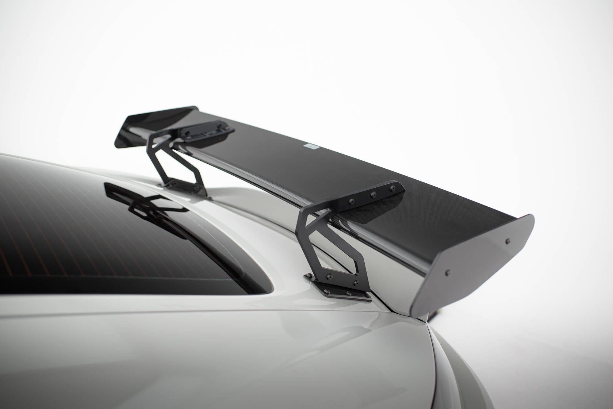 Carbon spoiler with upper swan mounting v.2 + led porsche 718 cayman 982c
