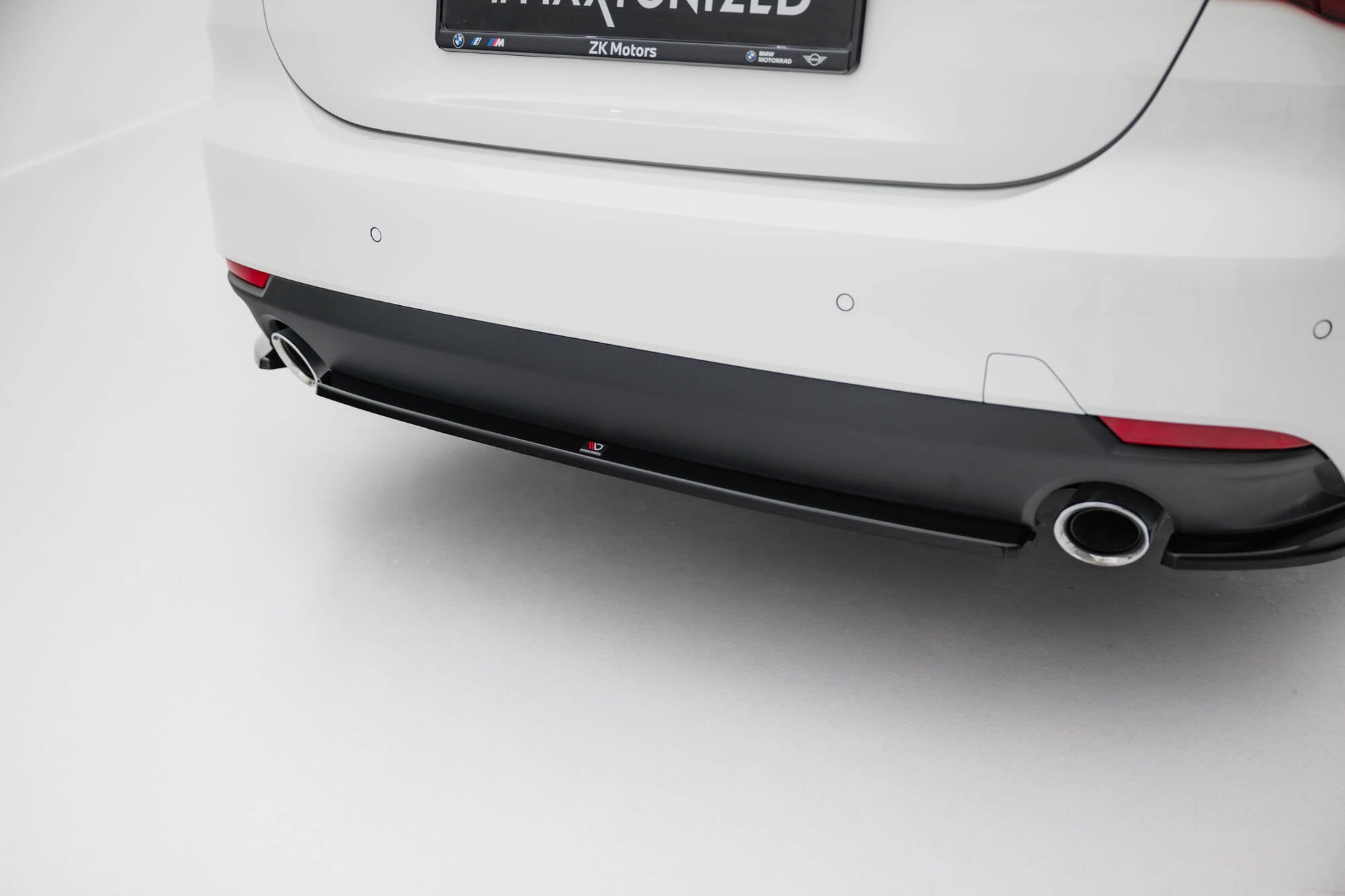 Central rear splitter for bmw 4 coupe / cabrio g22 / g23
