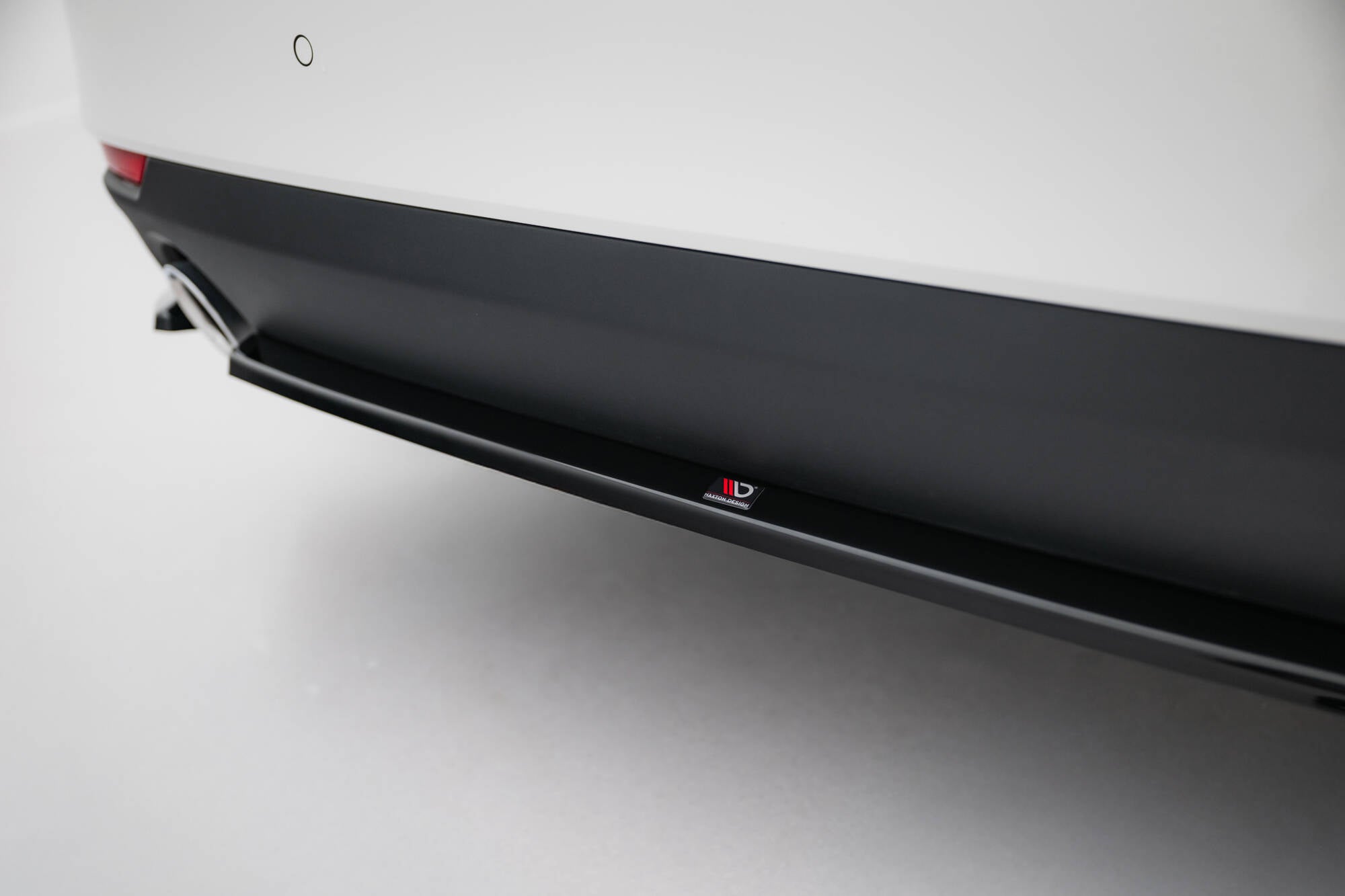 Central rear splitter for bmw 4 coupe / cabrio g22 / g23