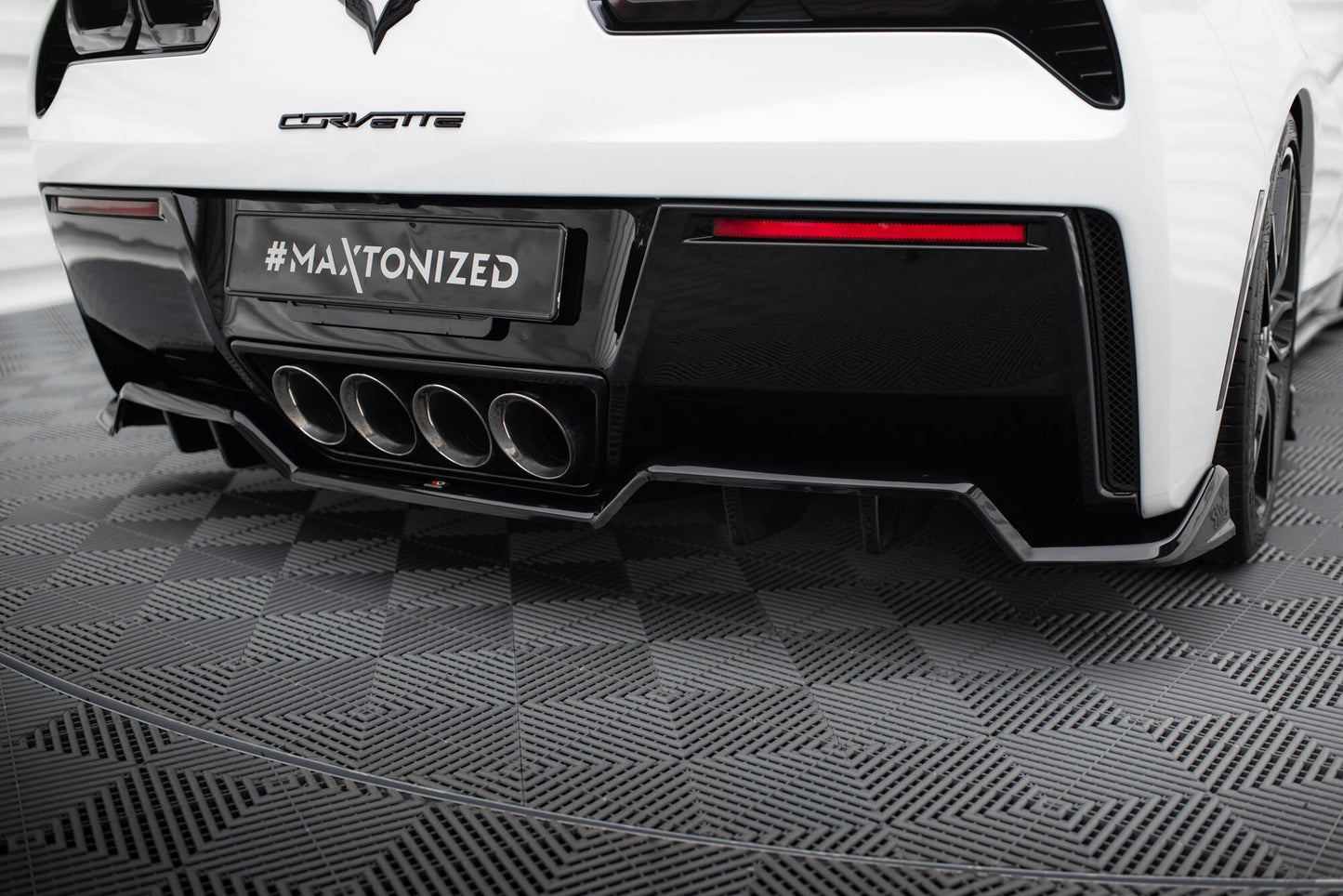 Central Rear Splits (With Vertical Bars) Chevrolet Corvette C7