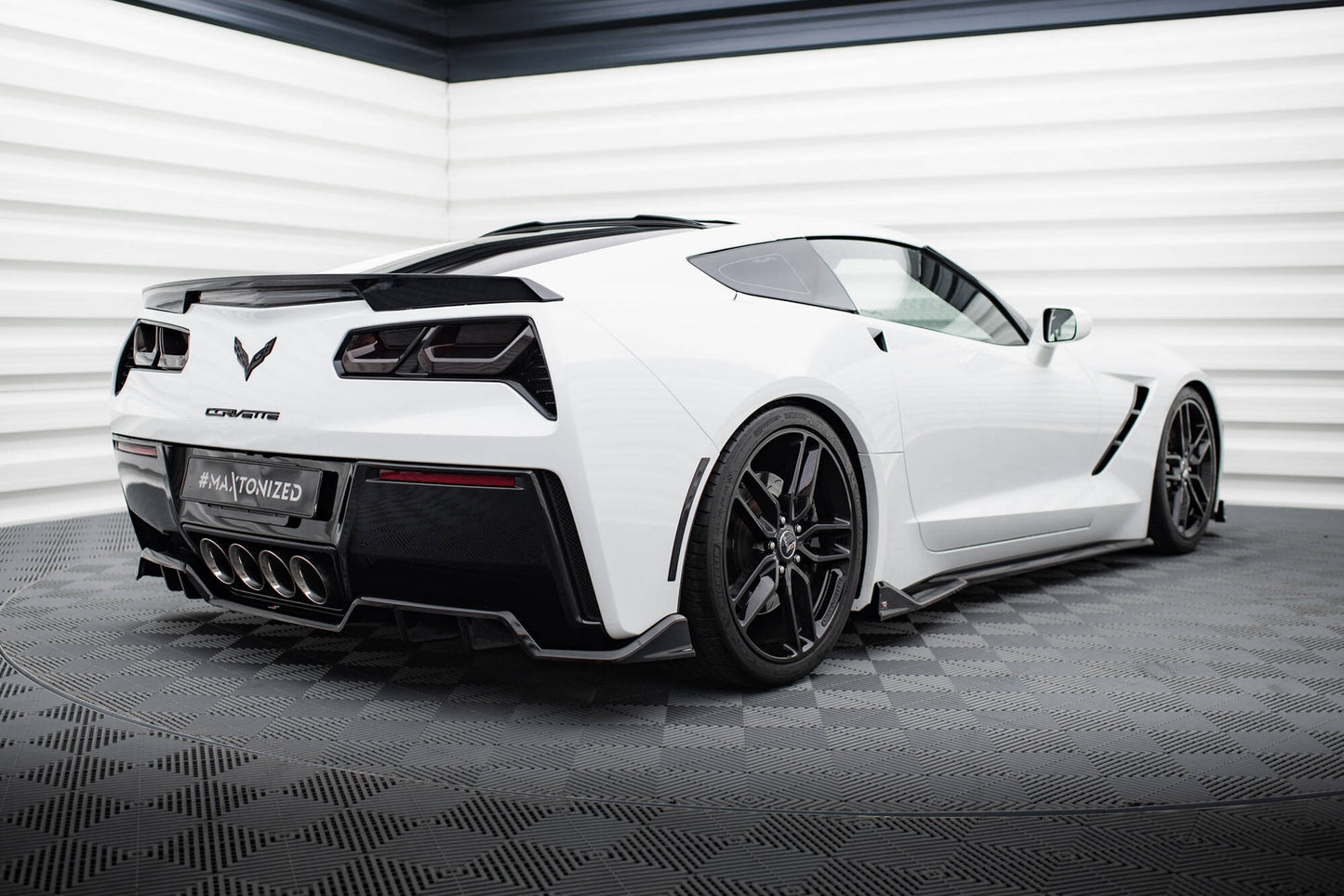 Central Rear Splits (With Vertical Bars) Chevrolet Corvette C7