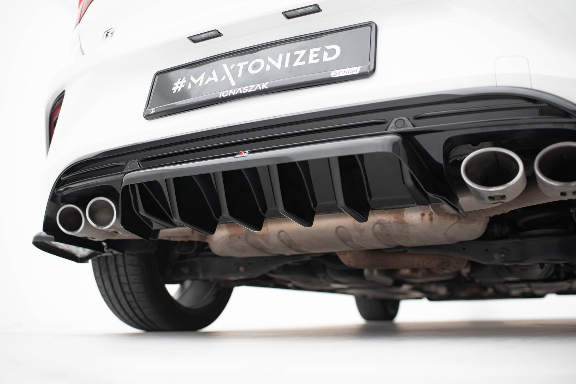 Keski-takajakaja (pystysuorilla tangoilla) Volkswagen T-ROC R MK1