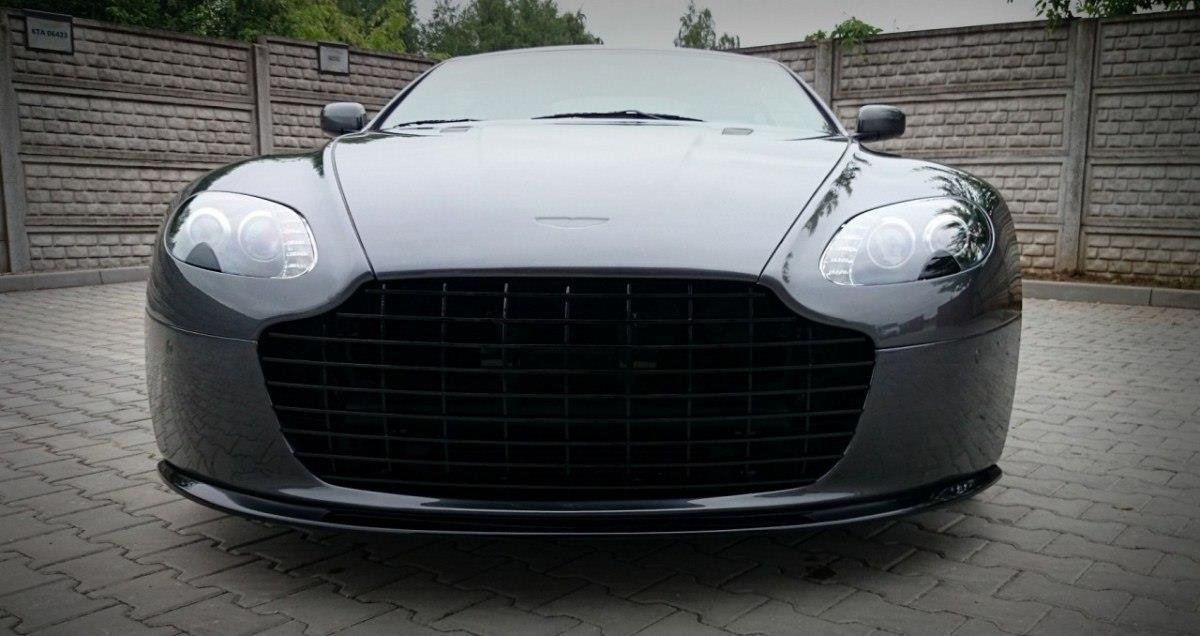 Etupuskuri Aston Martin V8 Vantage