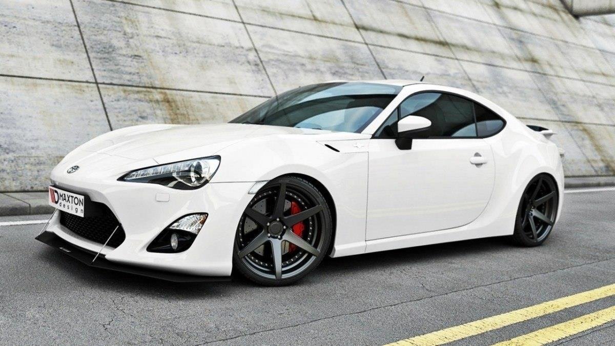 Etukilpailuja jakaja Toyota GT86 RB -suunnittelu