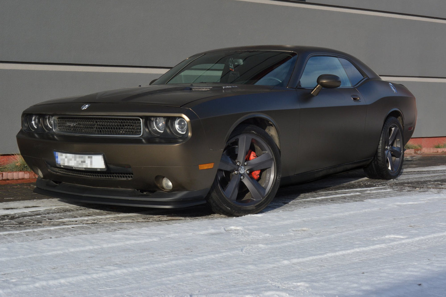 Front Splits Dodge Challenger MK3. Vaihe I SRT8 -kupe