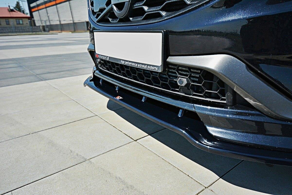 Front Splits v.1 Volvo V60 Polestar FaceLift