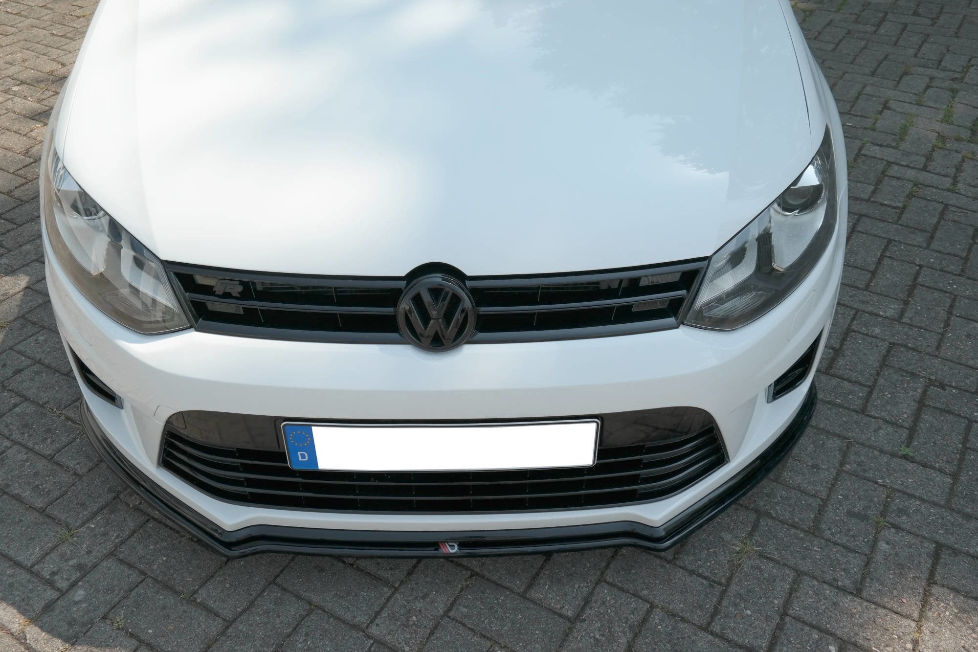 Etuosa halkaisee Volkswagen Polo WRC MK5