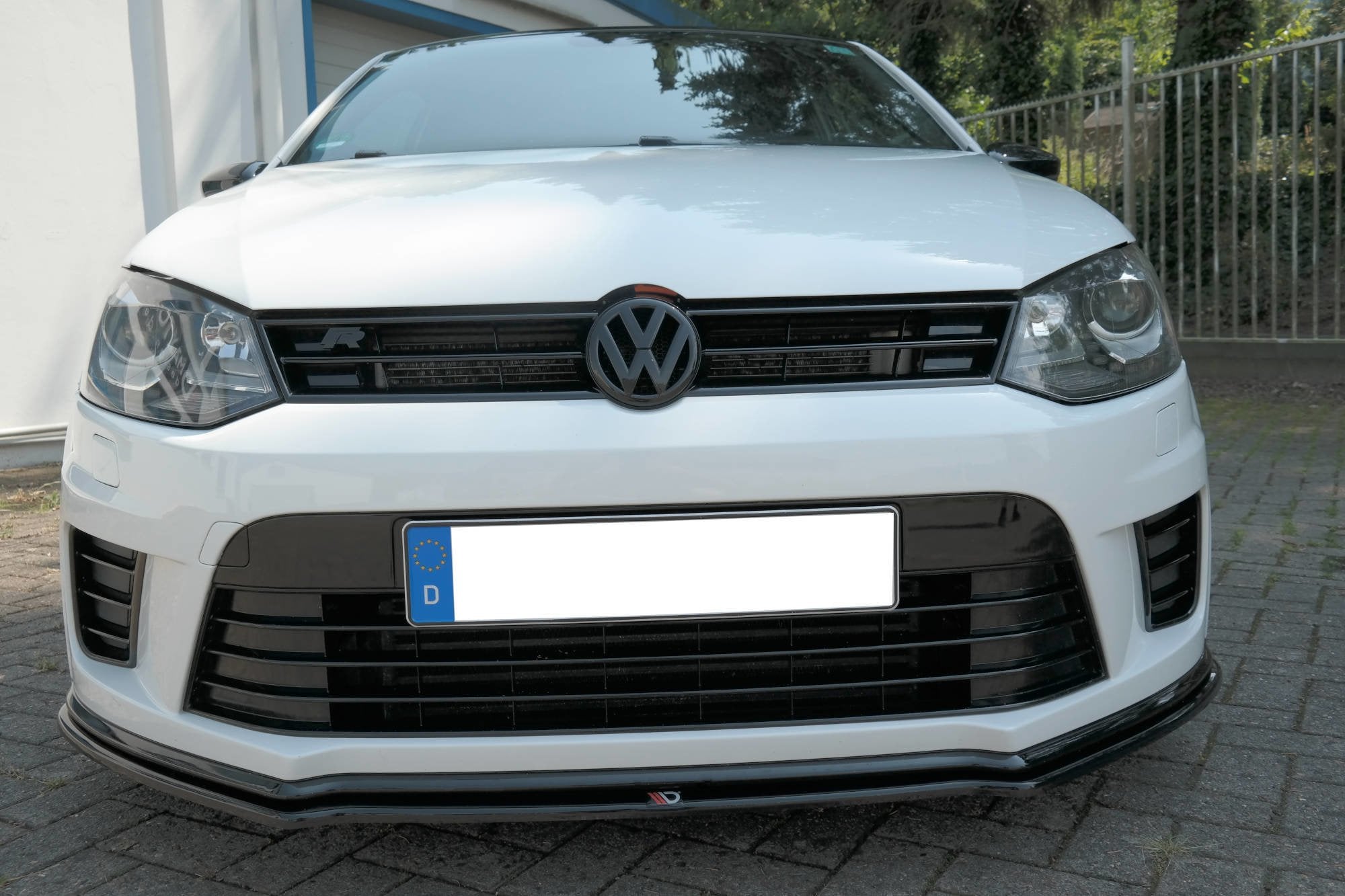 Etuosa halkaisee Volkswagen Polo WRC MK5