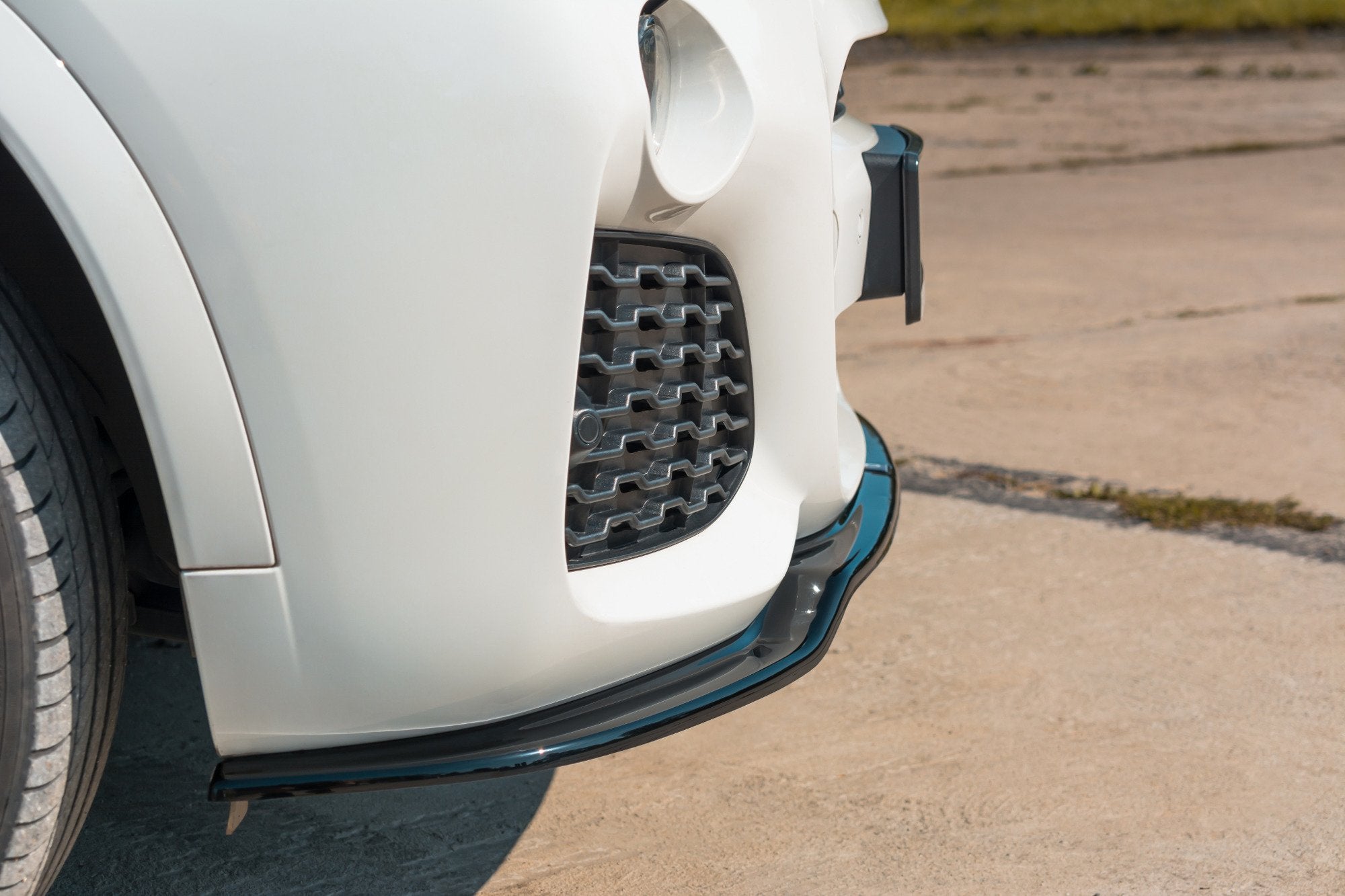 Front splitter for bmw x3 f25 m-pack facelift