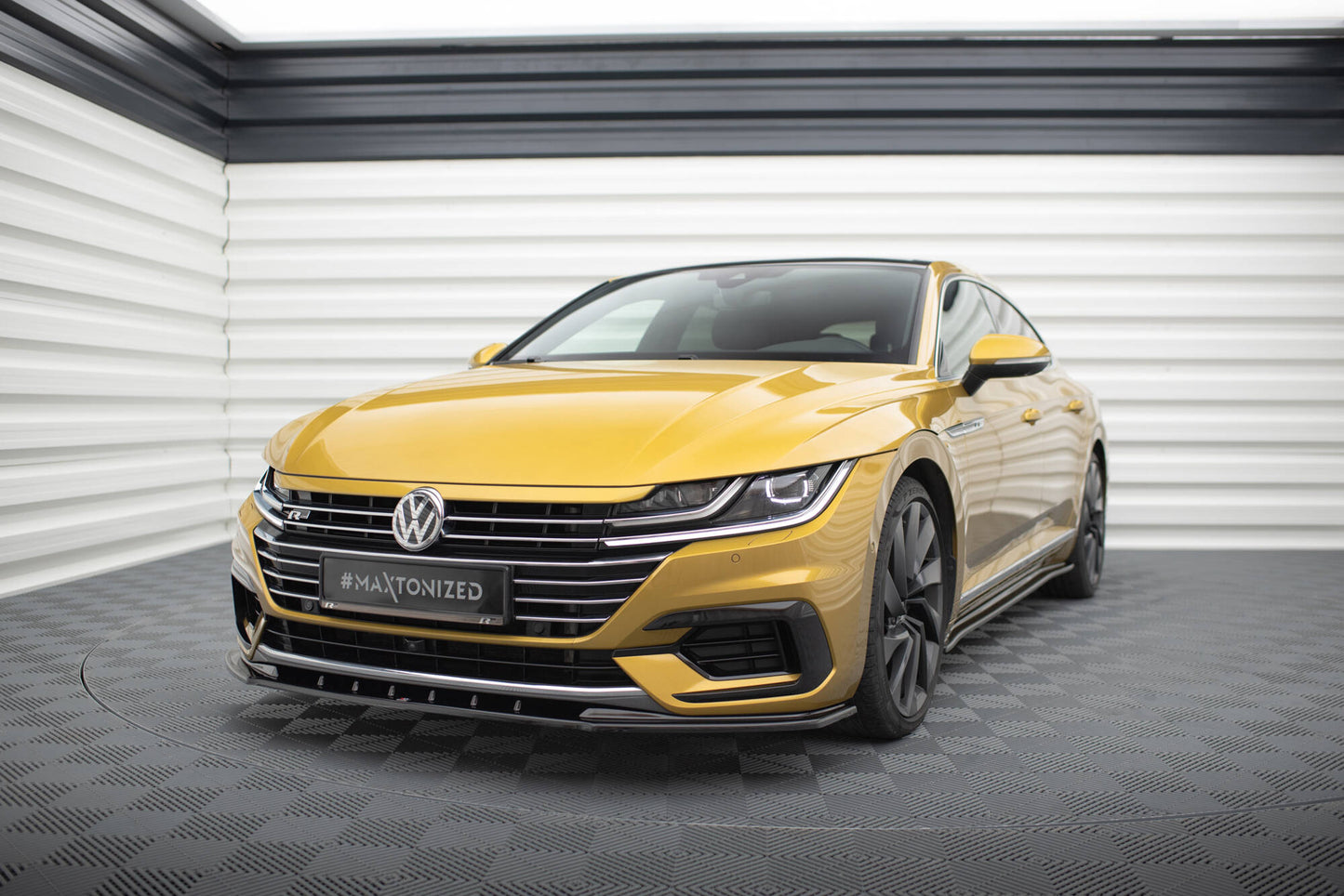 Front Splits v.3 Volkswagen Arteon R-linja