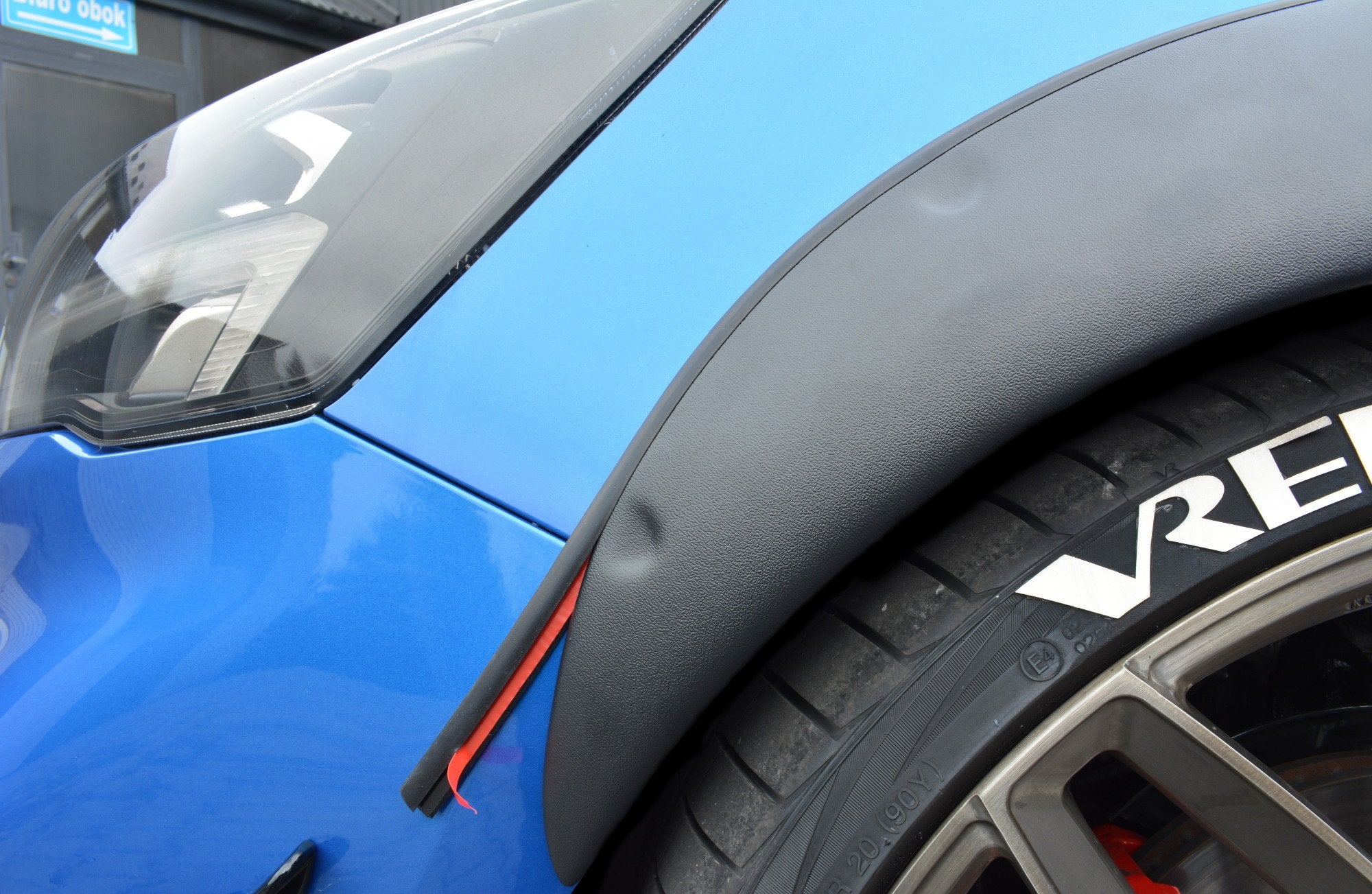 Fender flare trim