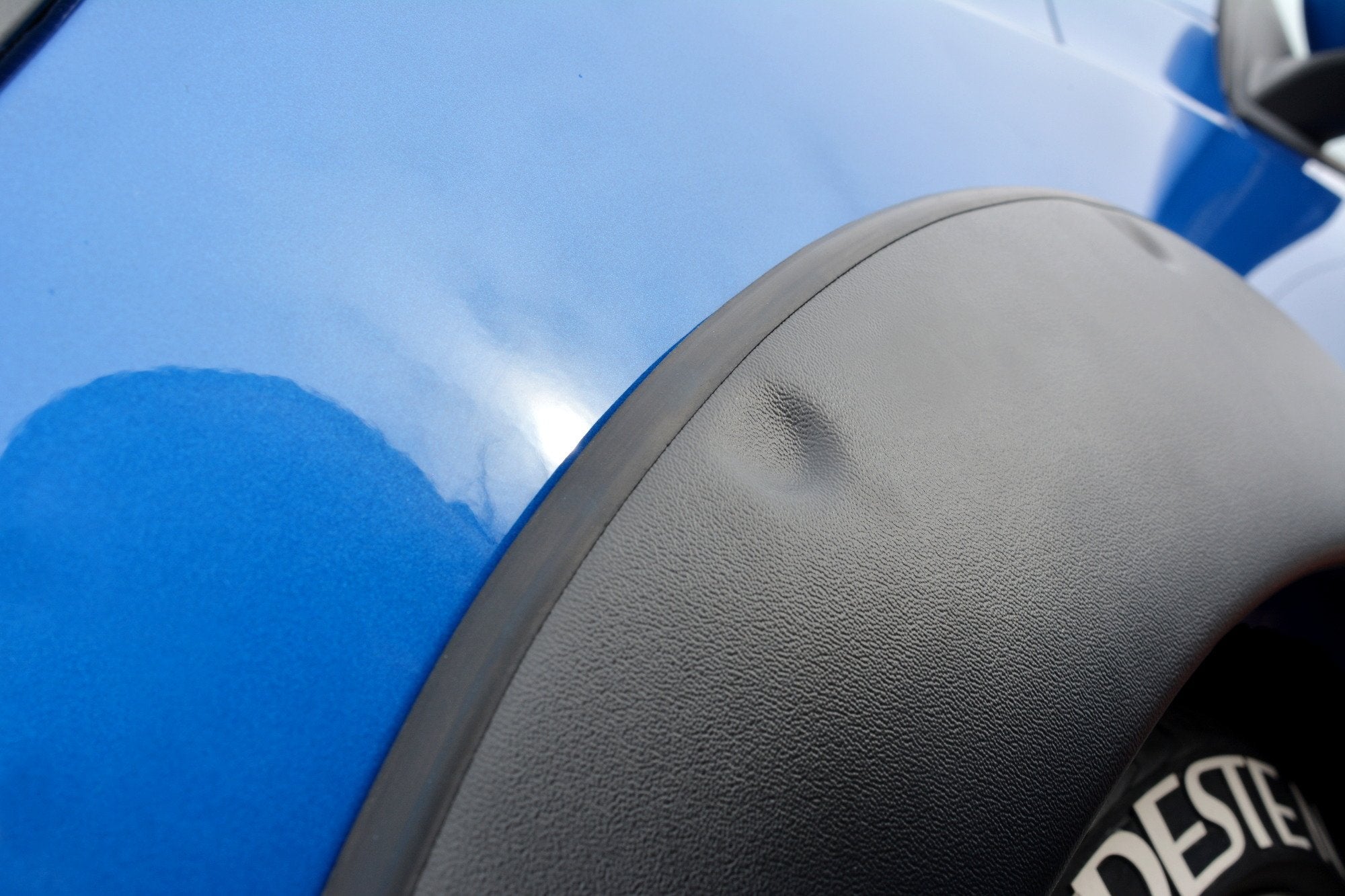 Fender flare trim