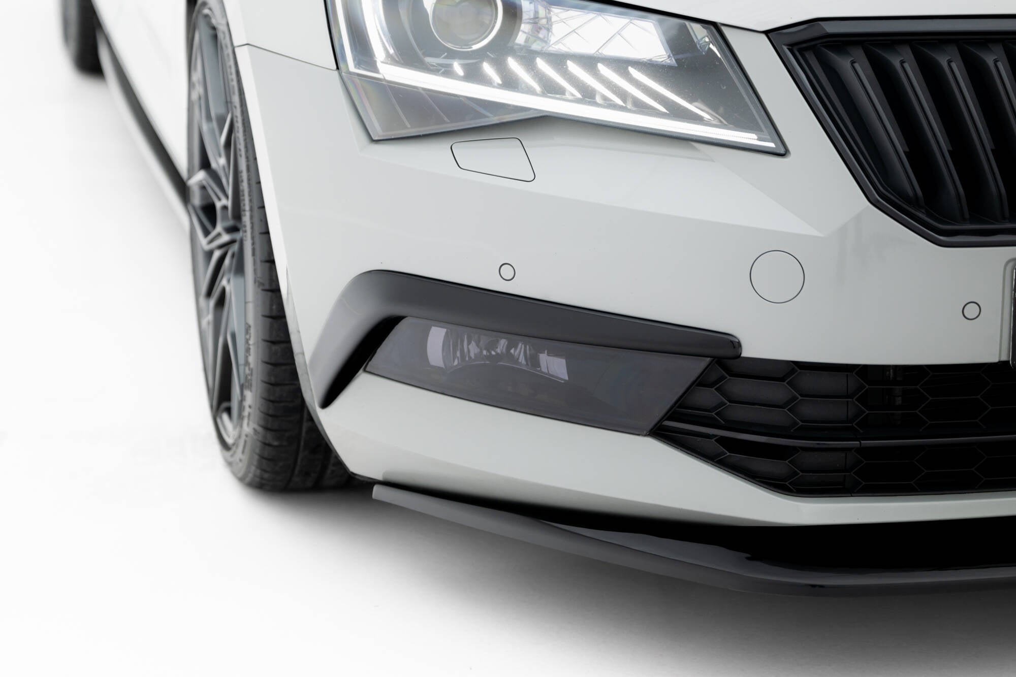 Frames for lights skoda superb liftback / combi mk3